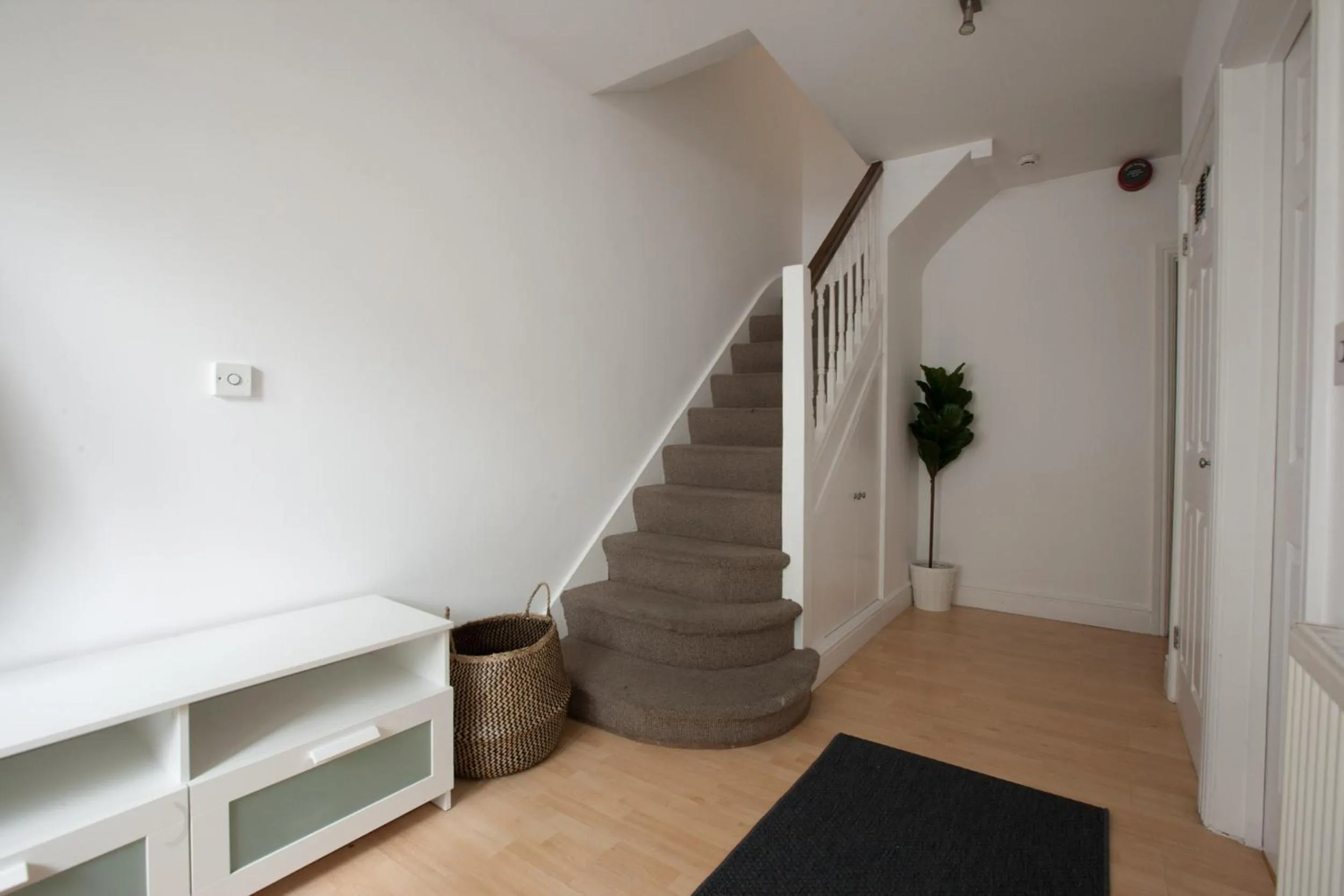 Toilet in Tooting Rooms & Studio by PrimeCityHosts