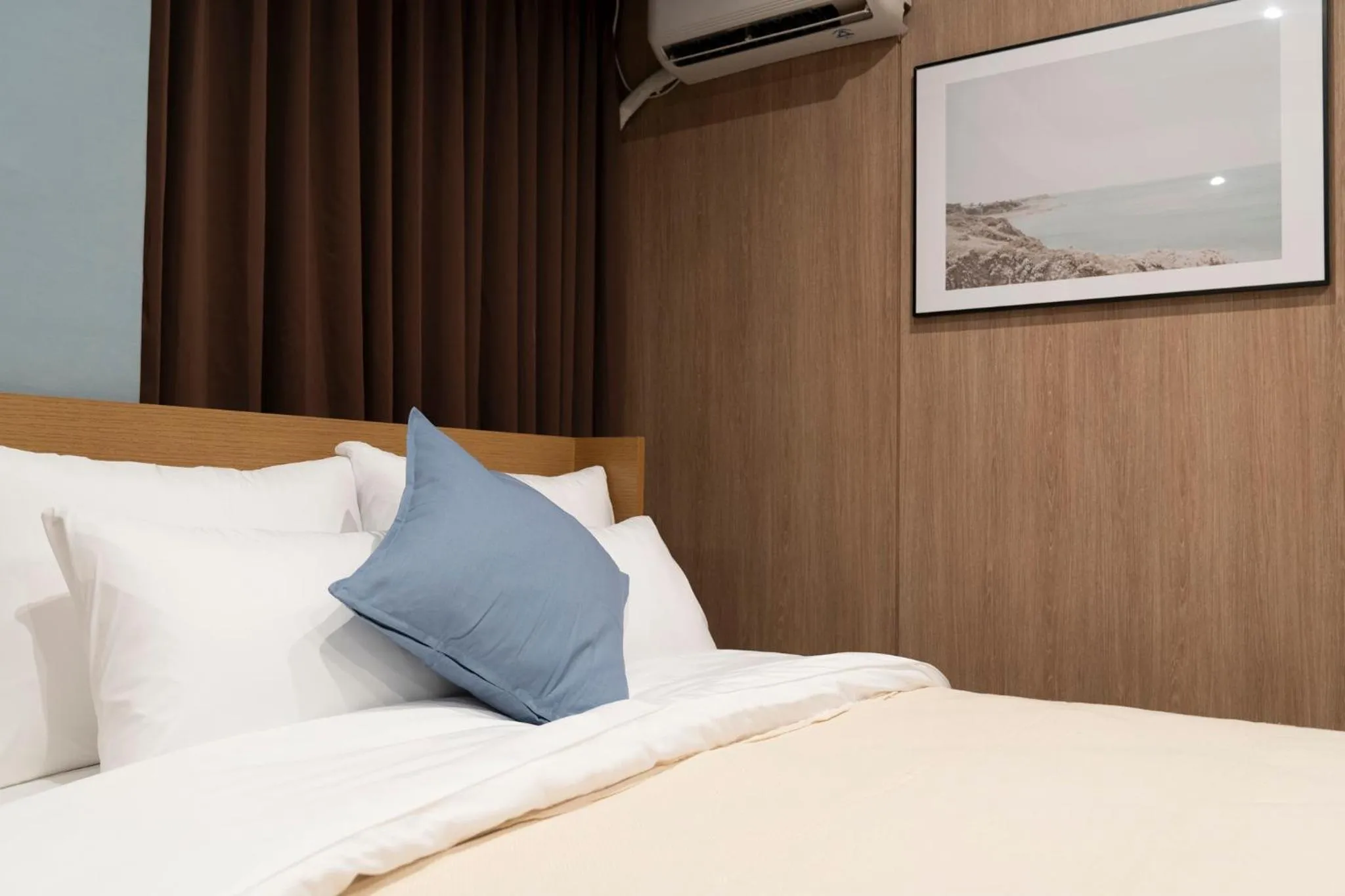 Bed in Shourin Hotel Daejeon by Aank