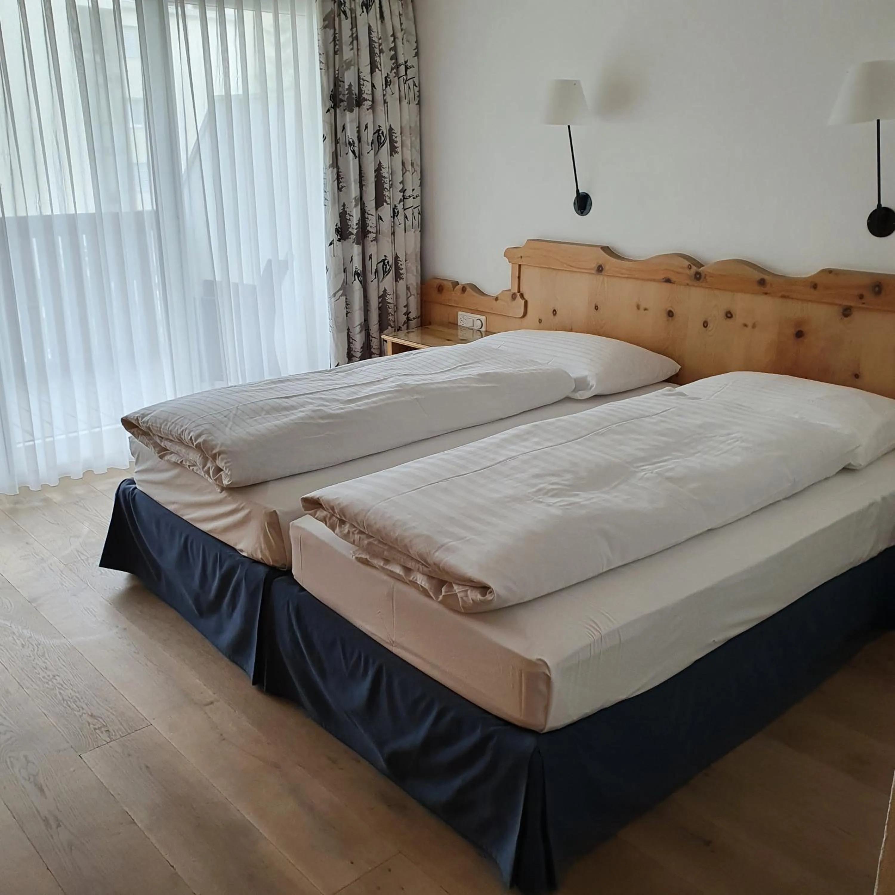 Bed in Residenz by Meierhof