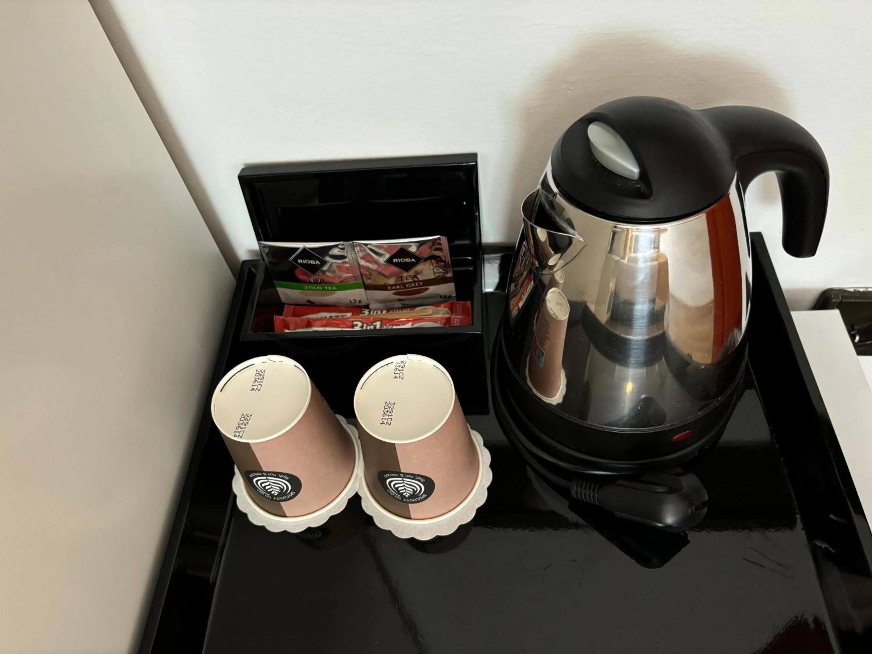 Coffee/tea facilities in Hotel Gloria Budapest City Center