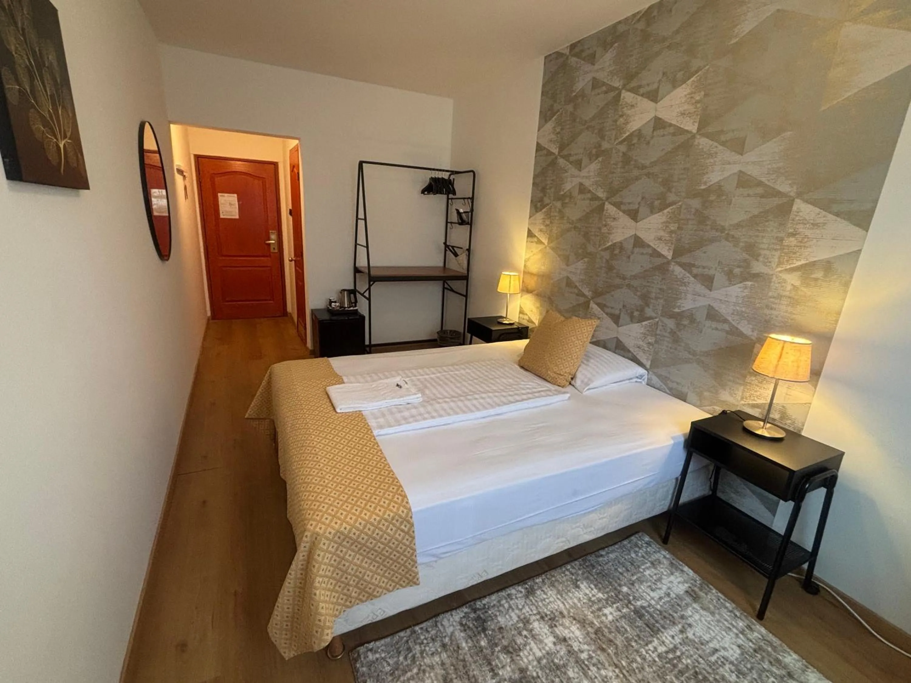 Bed in Hotel Gloria Budapest City Center