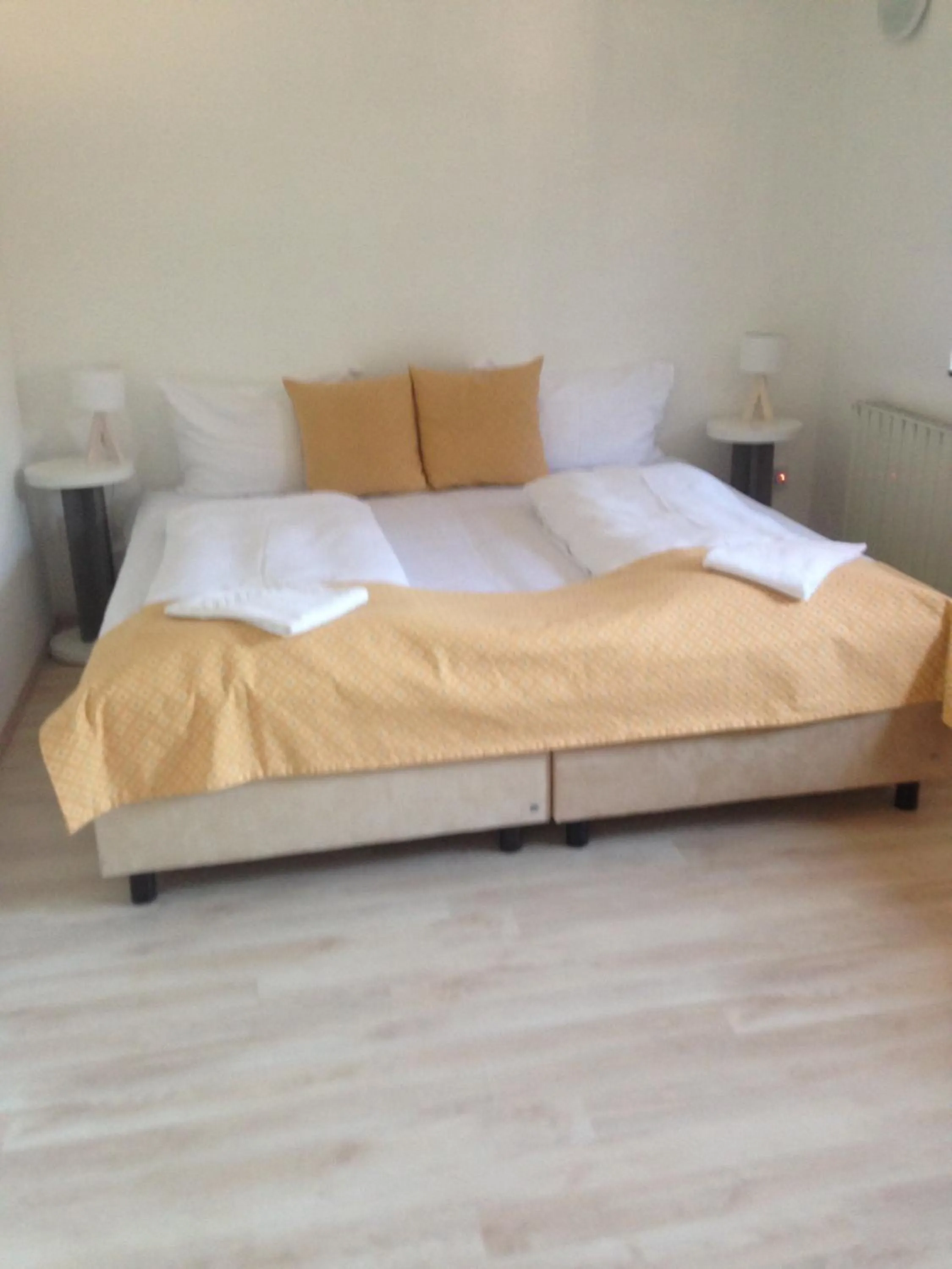 Bedroom, Bed in Hotel Gloria Budapest City Center