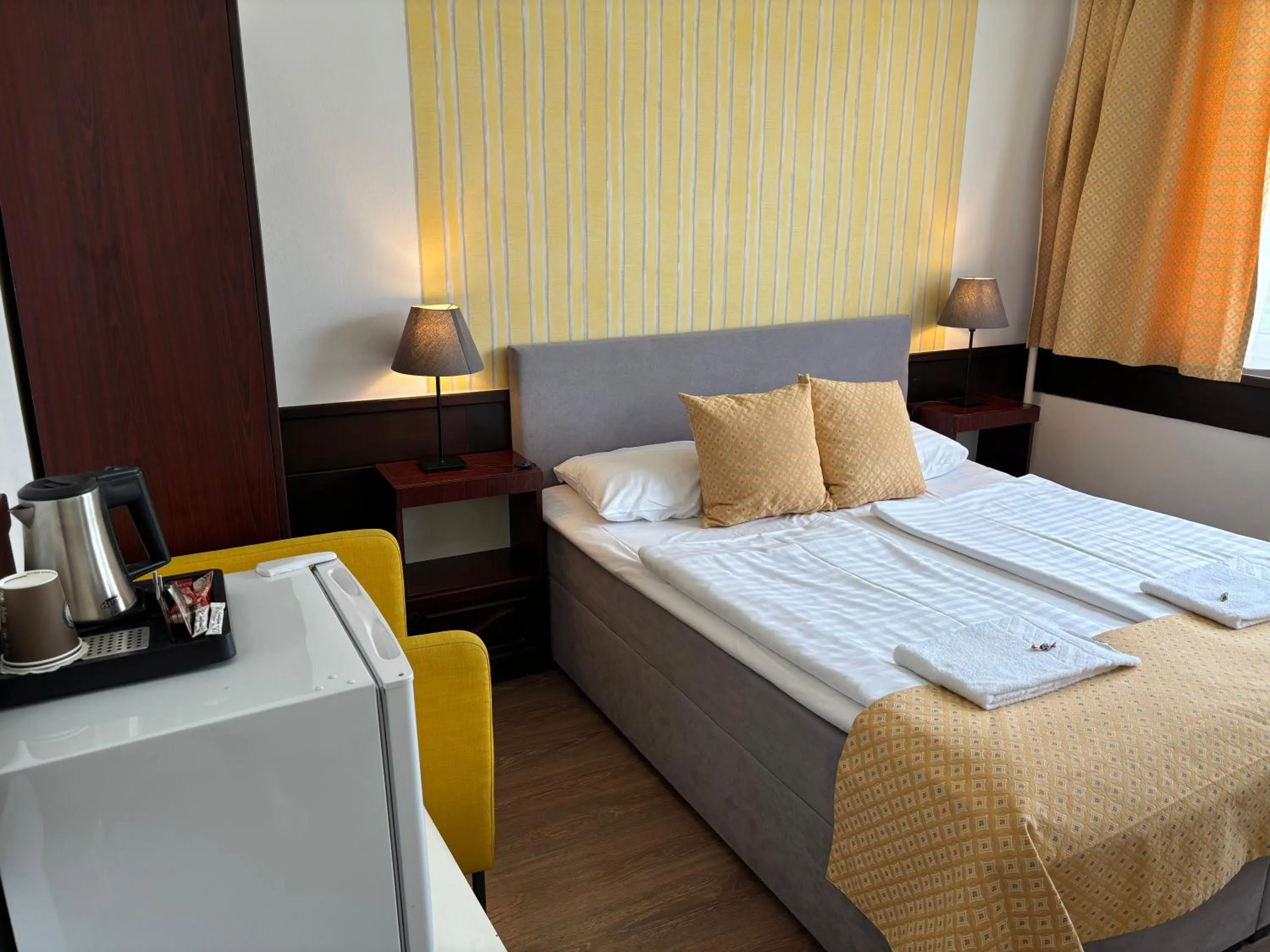 Bed in Hotel Gloria Budapest City Center