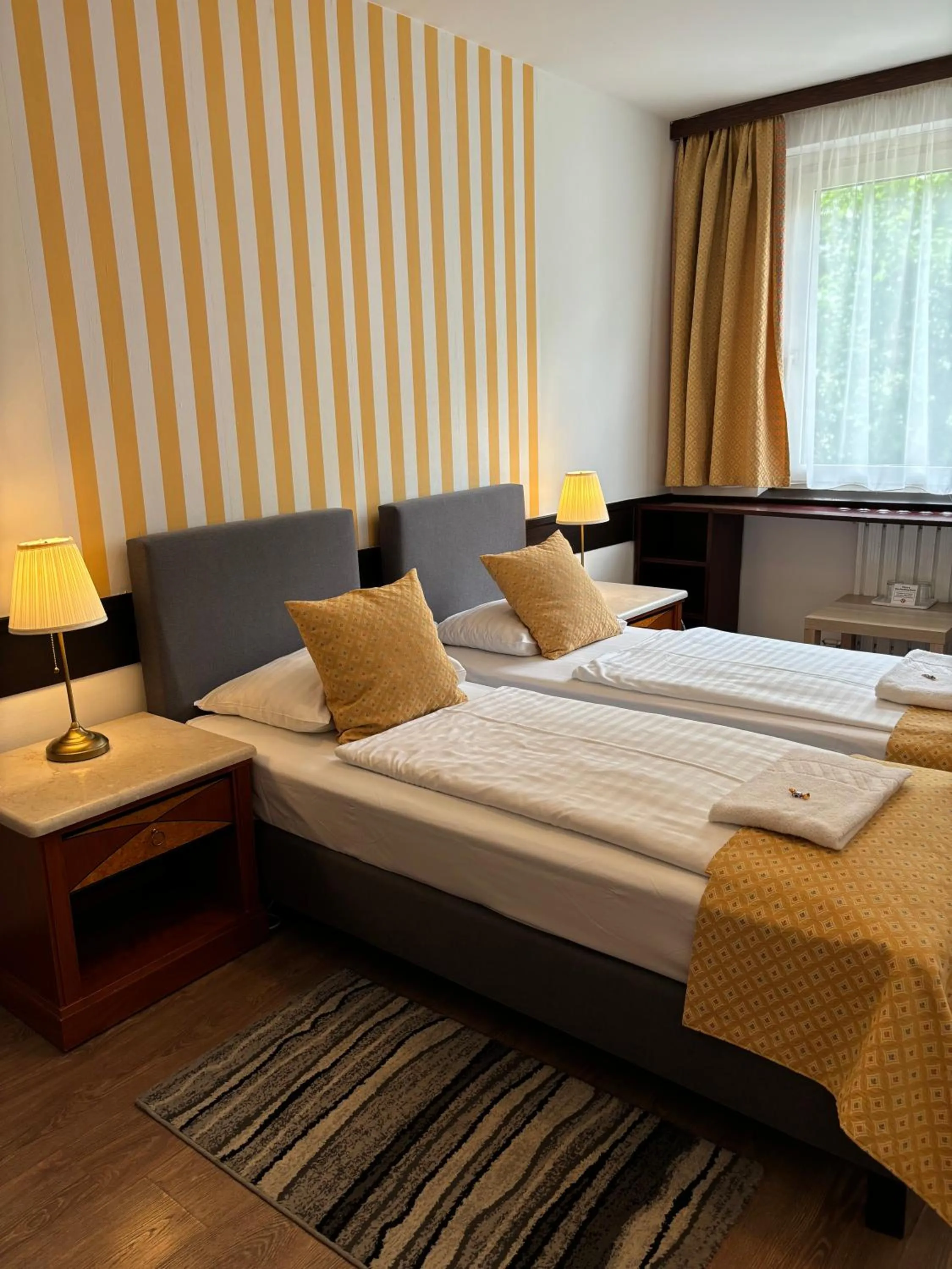 Bed in Hotel Gloria Budapest City Center