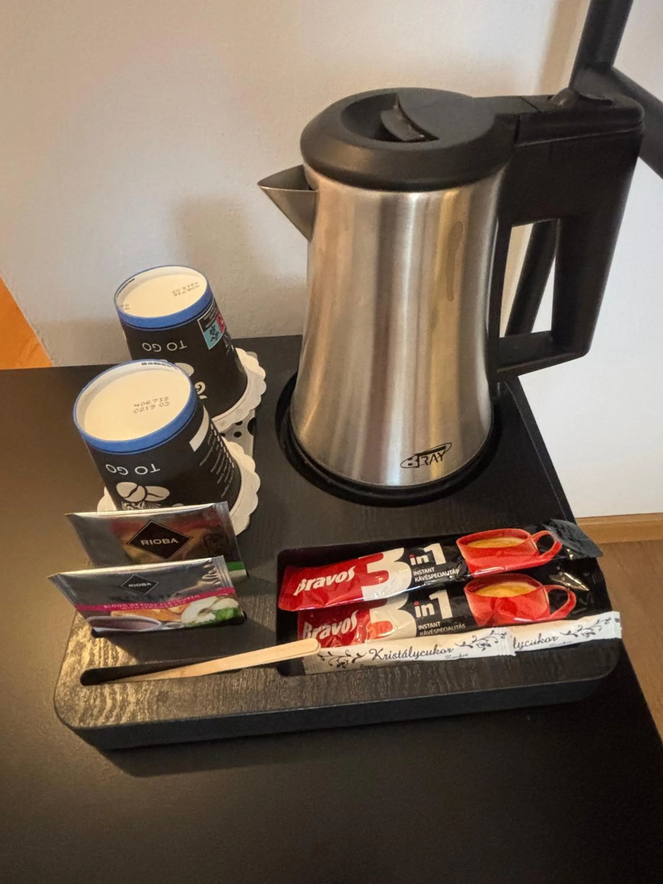 Coffee/tea facilities in Hotel Gloria Budapest City Center