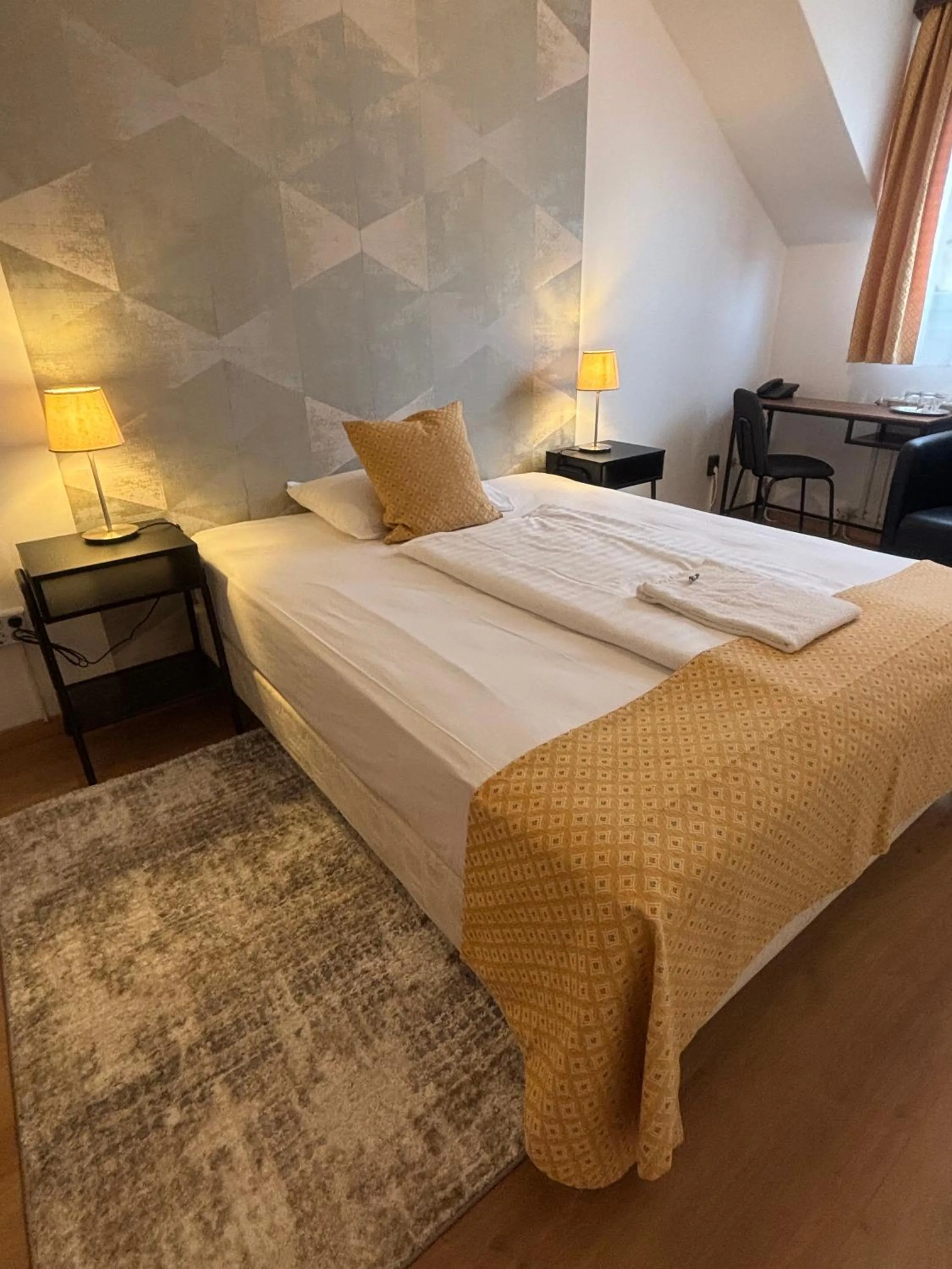 Bed in Hotel Gloria Budapest City Center