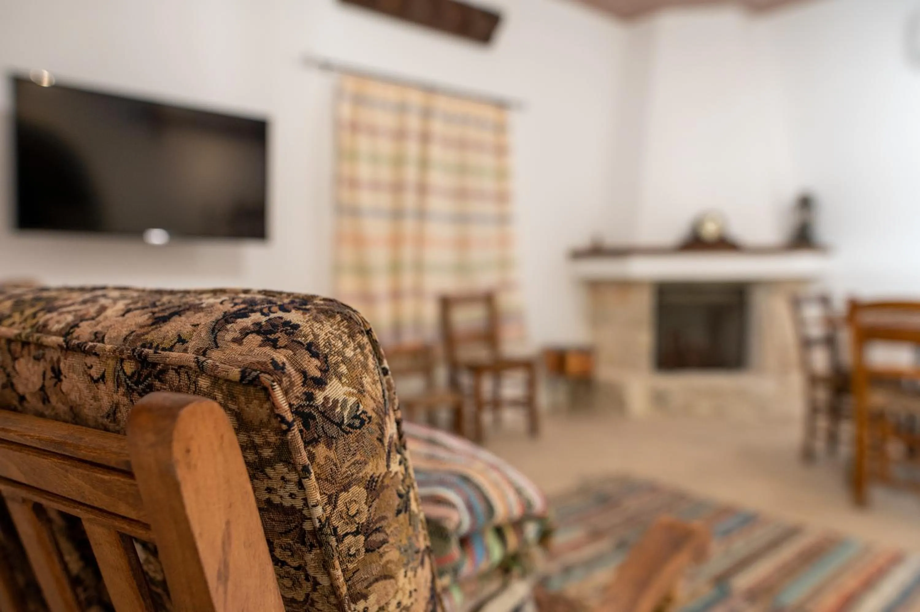 Living room in Droshia Traditional Homes, COCO-MAT Full Experience