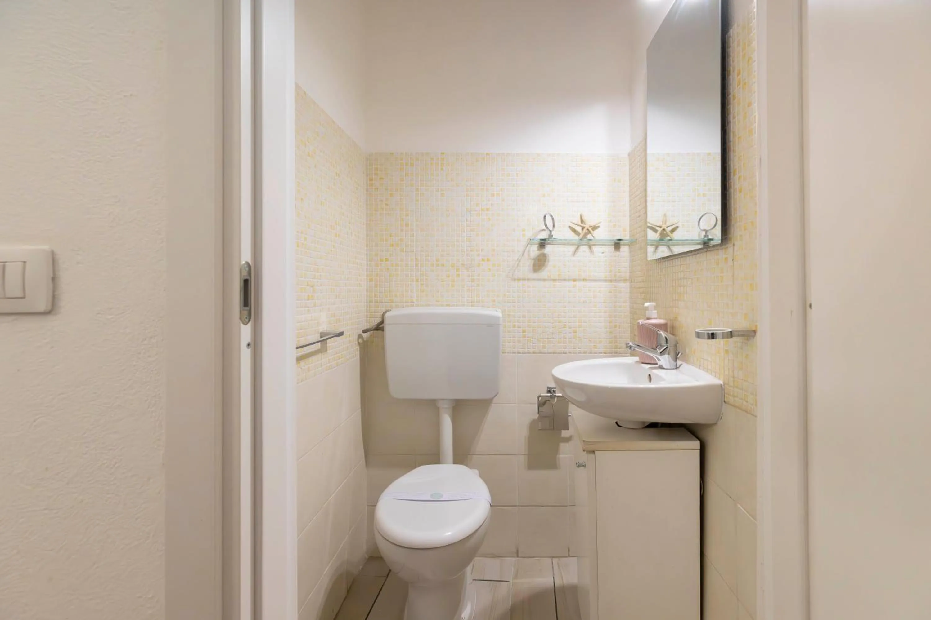 Toilet in Approdo Rooms - Eja Sardinia