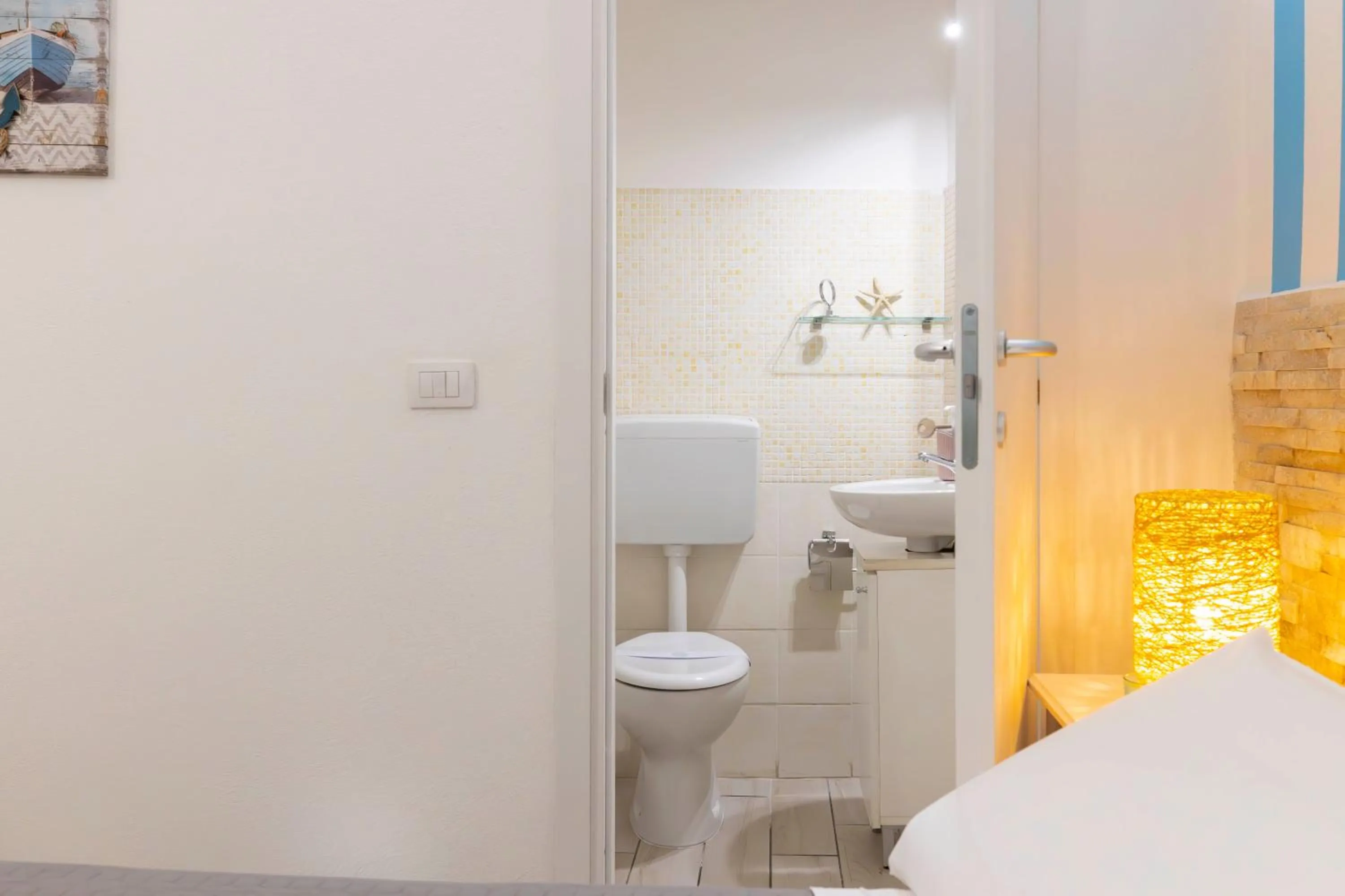 Toilet in Approdo Rooms - Eja Sardinia