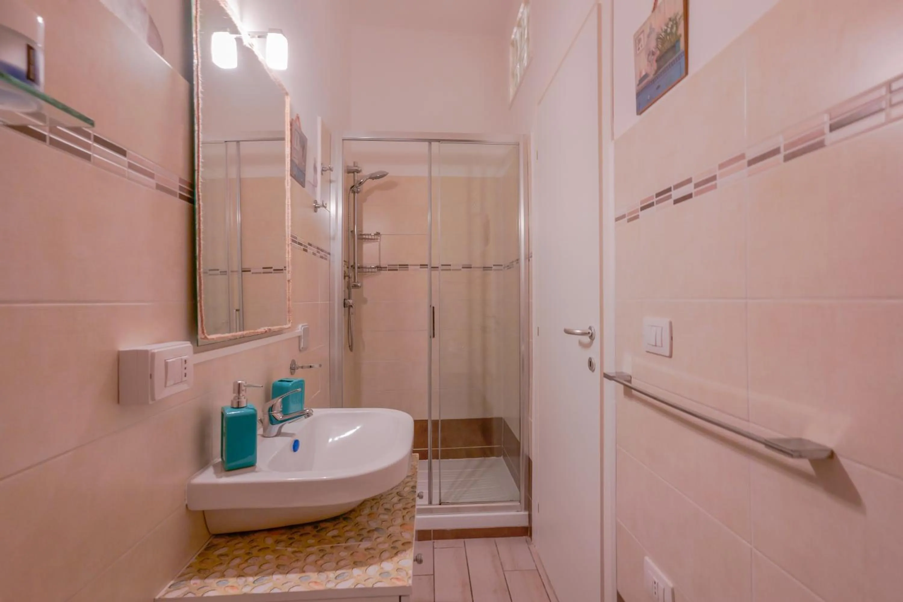 Shower in Approdo Rooms - Eja Sardinia
