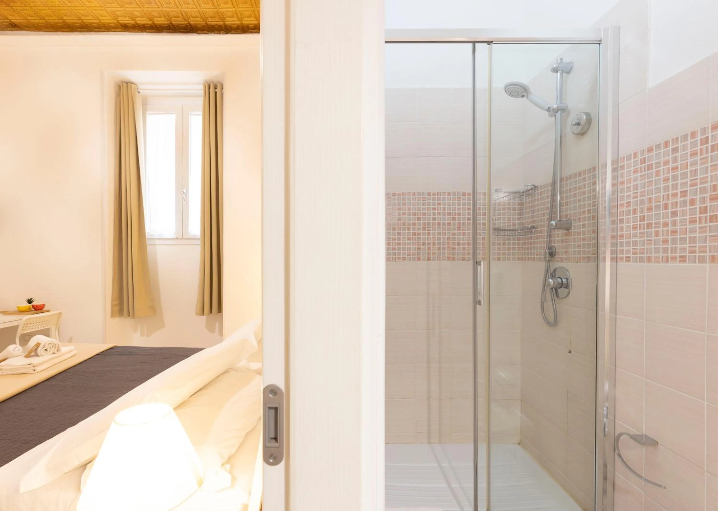 Shower in Approdo Rooms - Eja Sardinia