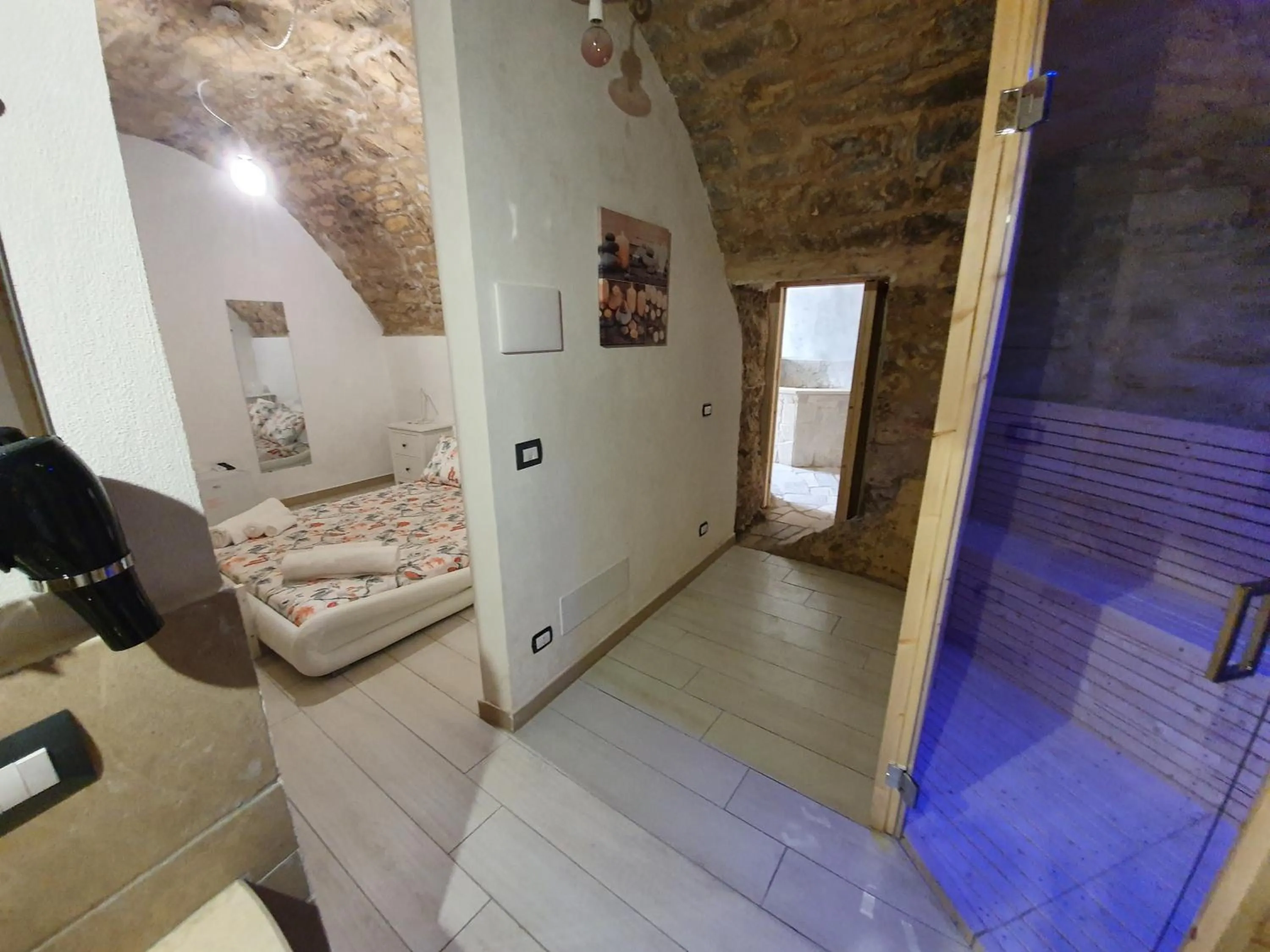 Shower, Bed in Il Daviduccio ibla