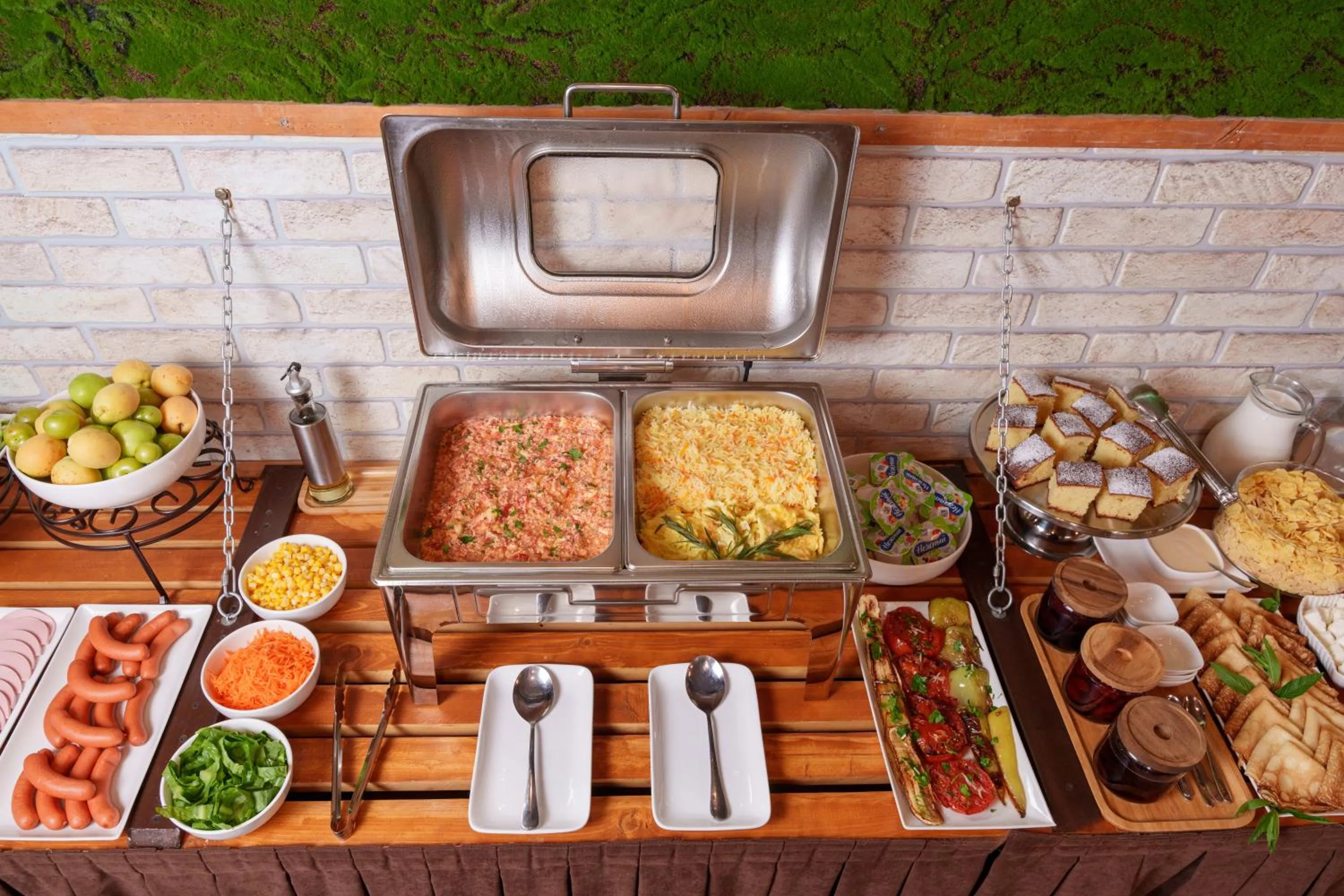 Food and drinks in DiliVita Rest House