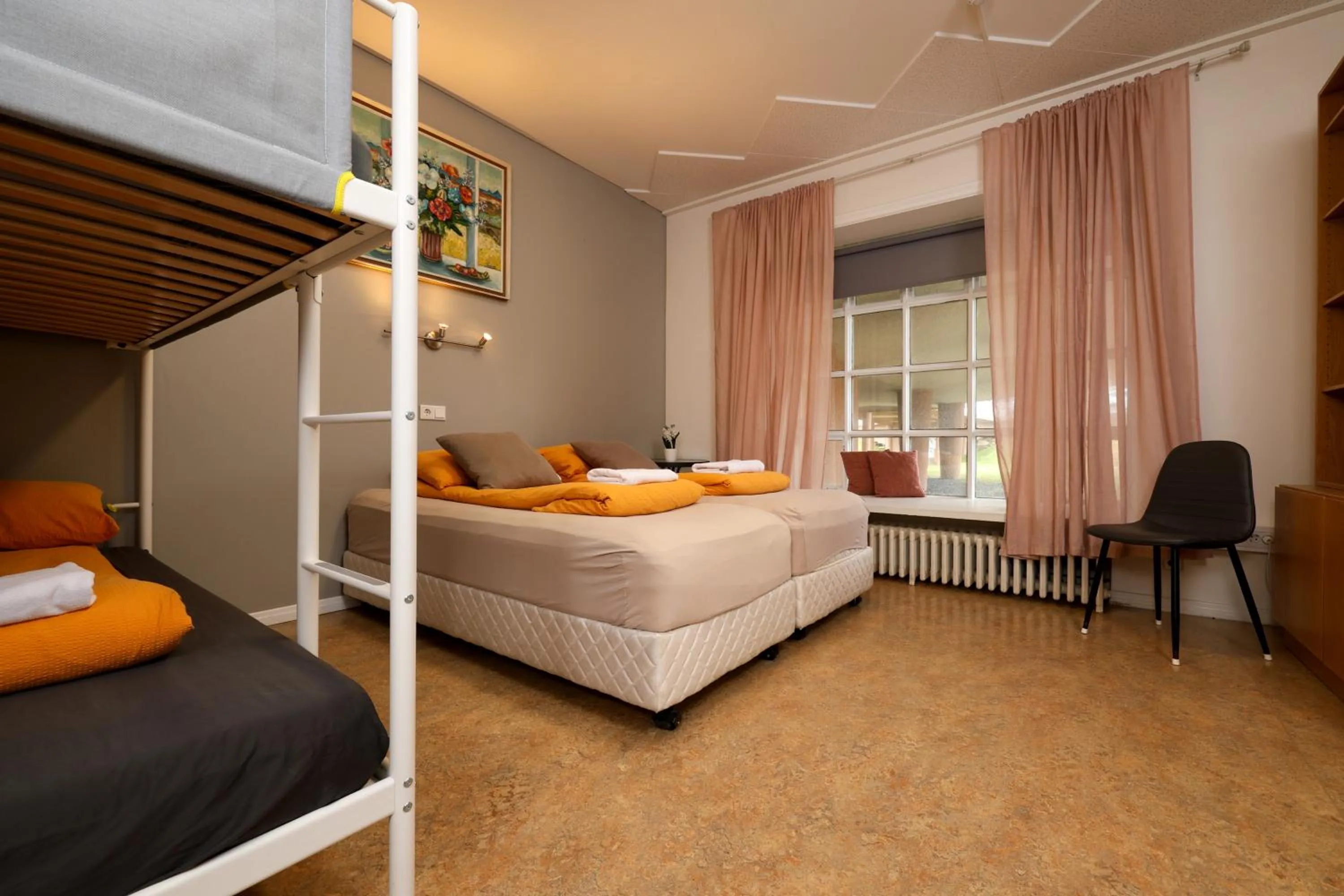 Photo of the whole room, Bed in Hostel B47