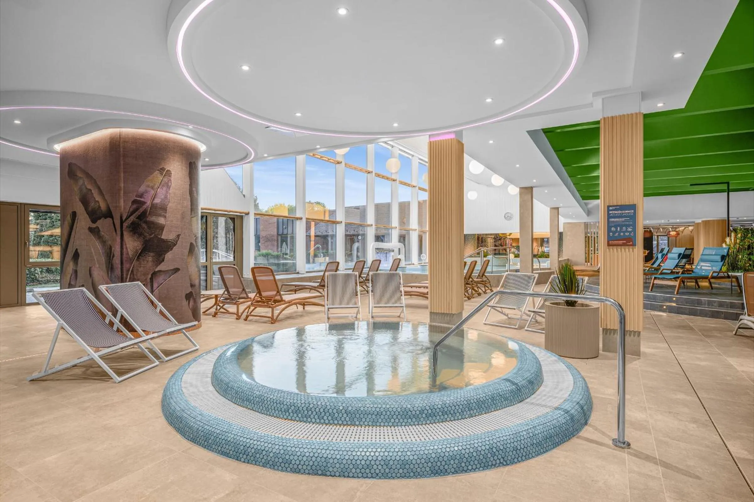 Swimming pool in Danubius Hotel Bük