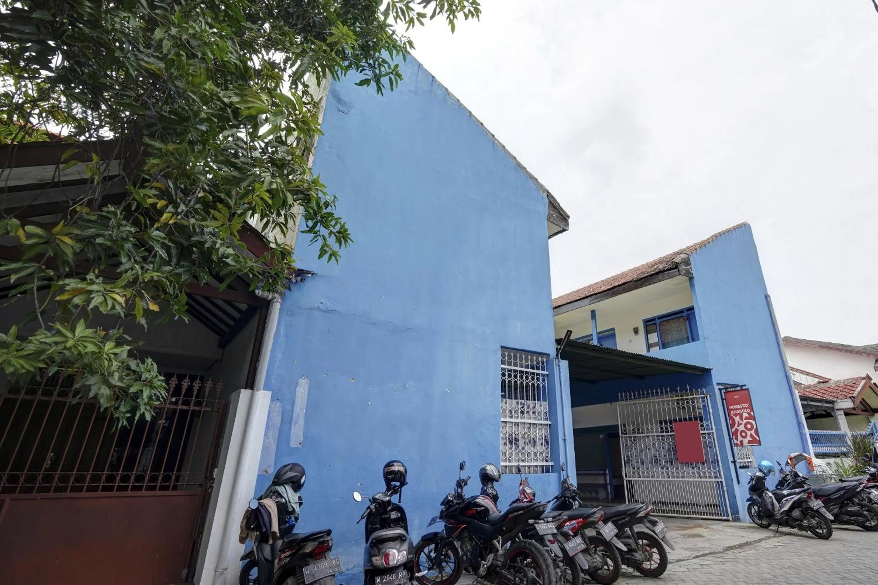 Facade/entrance in OYO Life 90523 Homestay Jenggolo