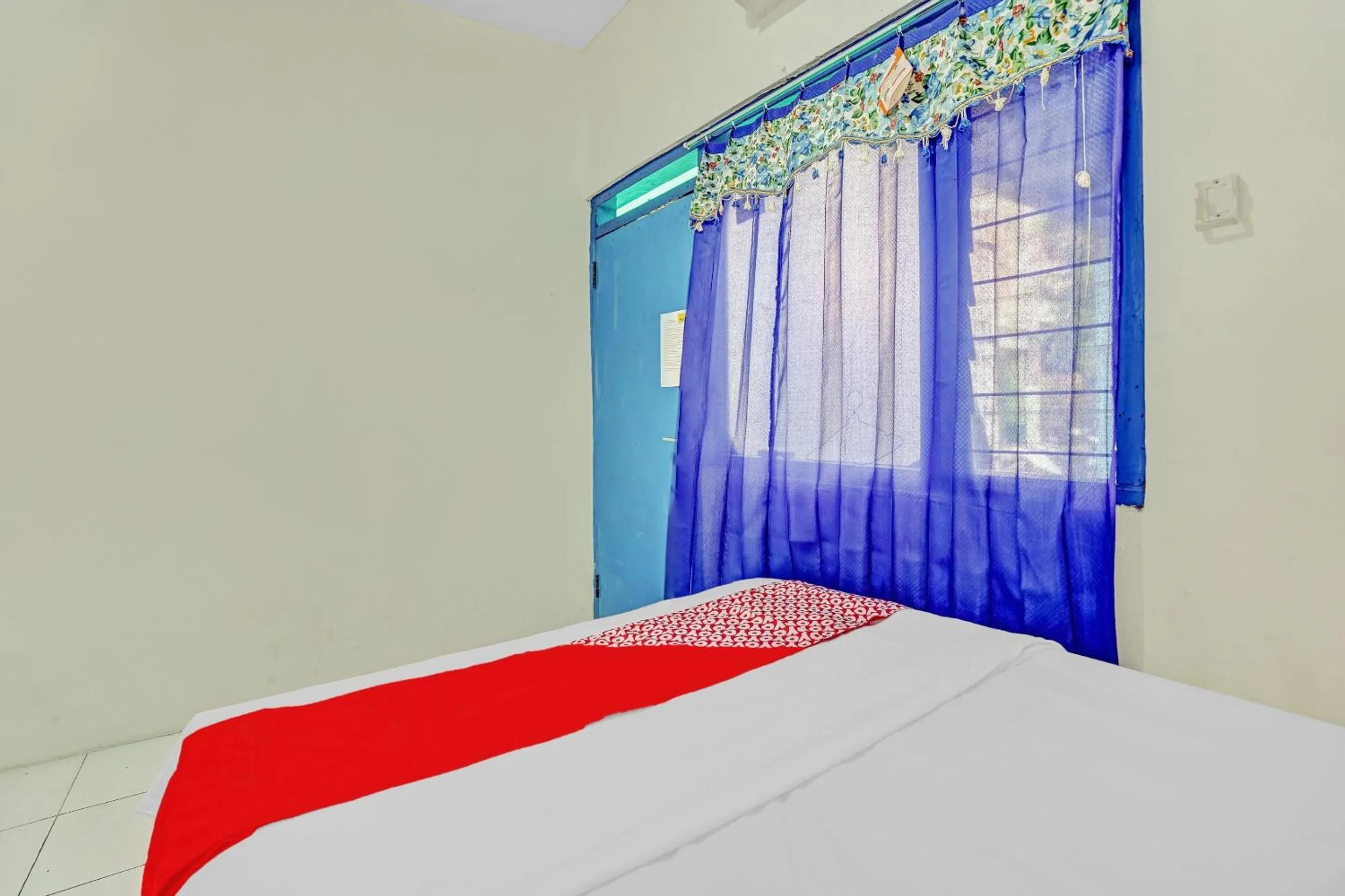 Bedroom, Bed in OYO Life 90523 Homestay Jenggolo