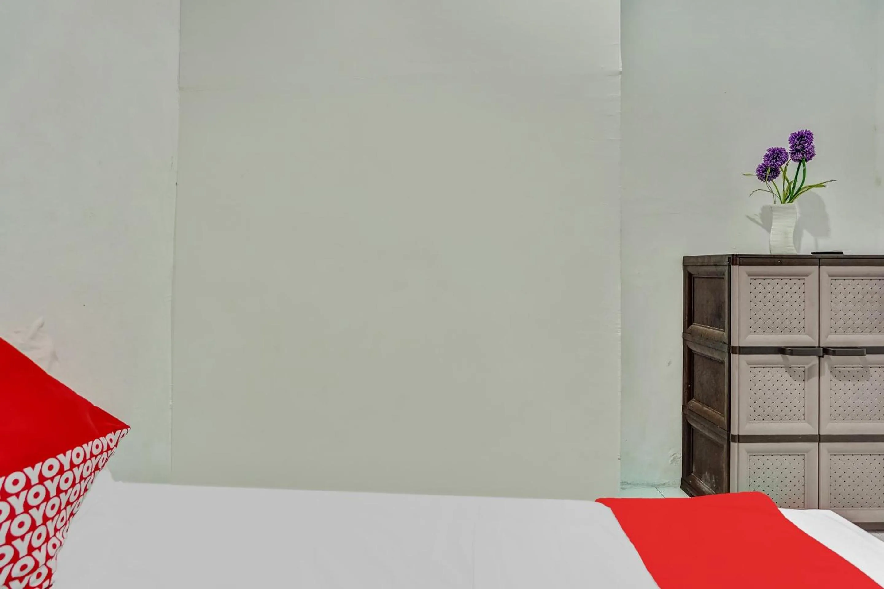 Bedroom, Bed in OYO Life 90523 Homestay Jenggolo