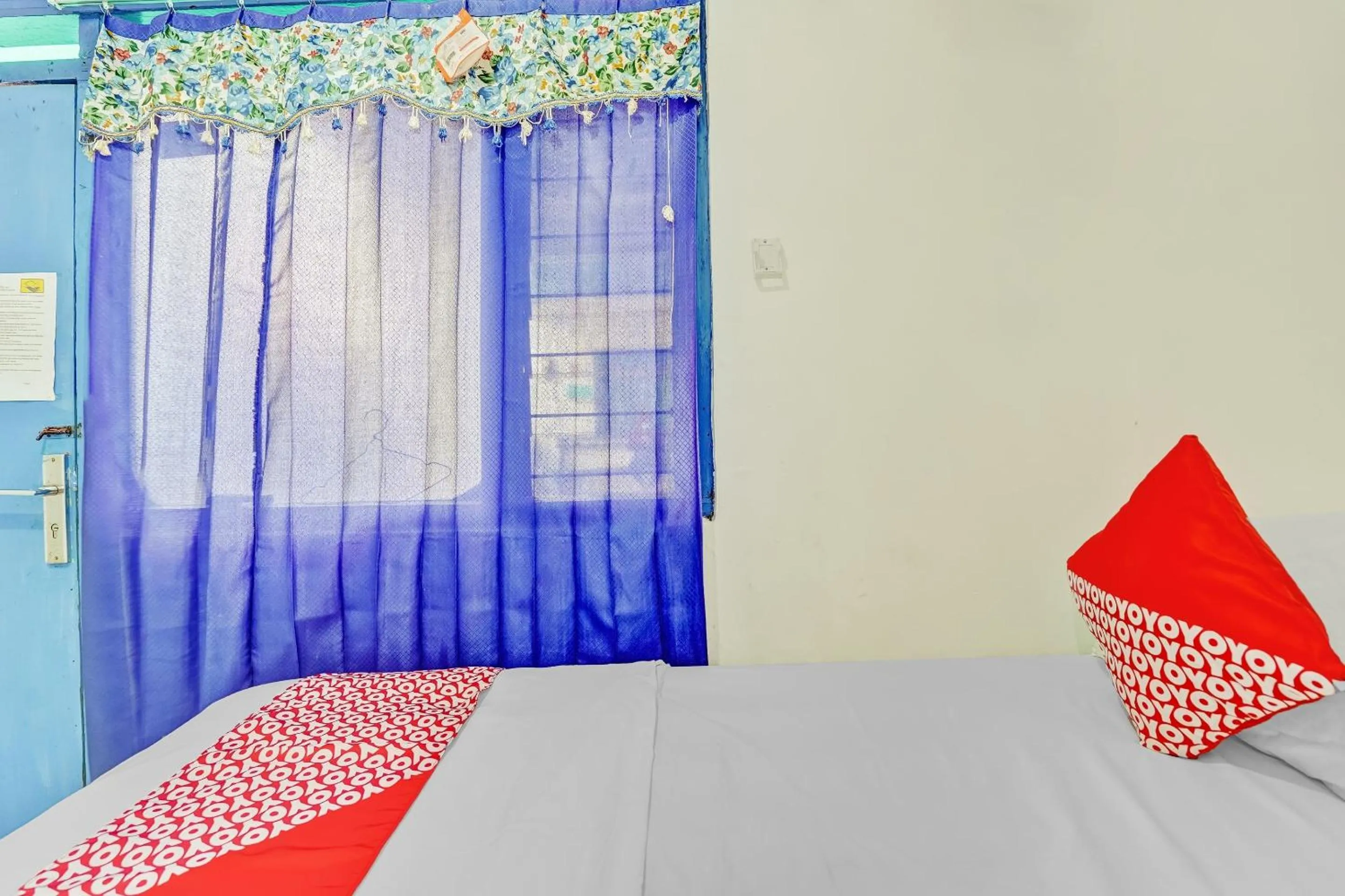 Bedroom, Bed in OYO Life 90523 Homestay Jenggolo