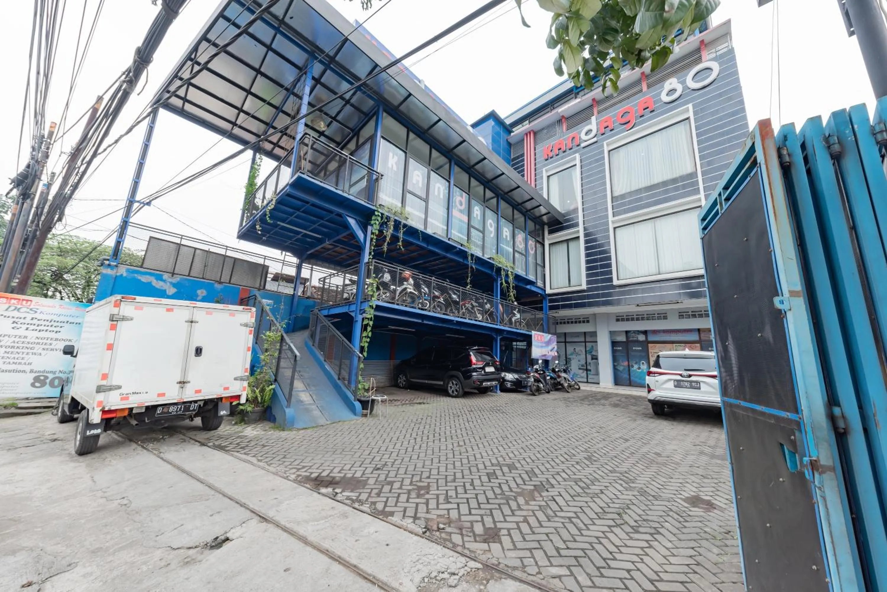 Property building in RedDoorz at Kandaga 80 near Stadium Arcamanik