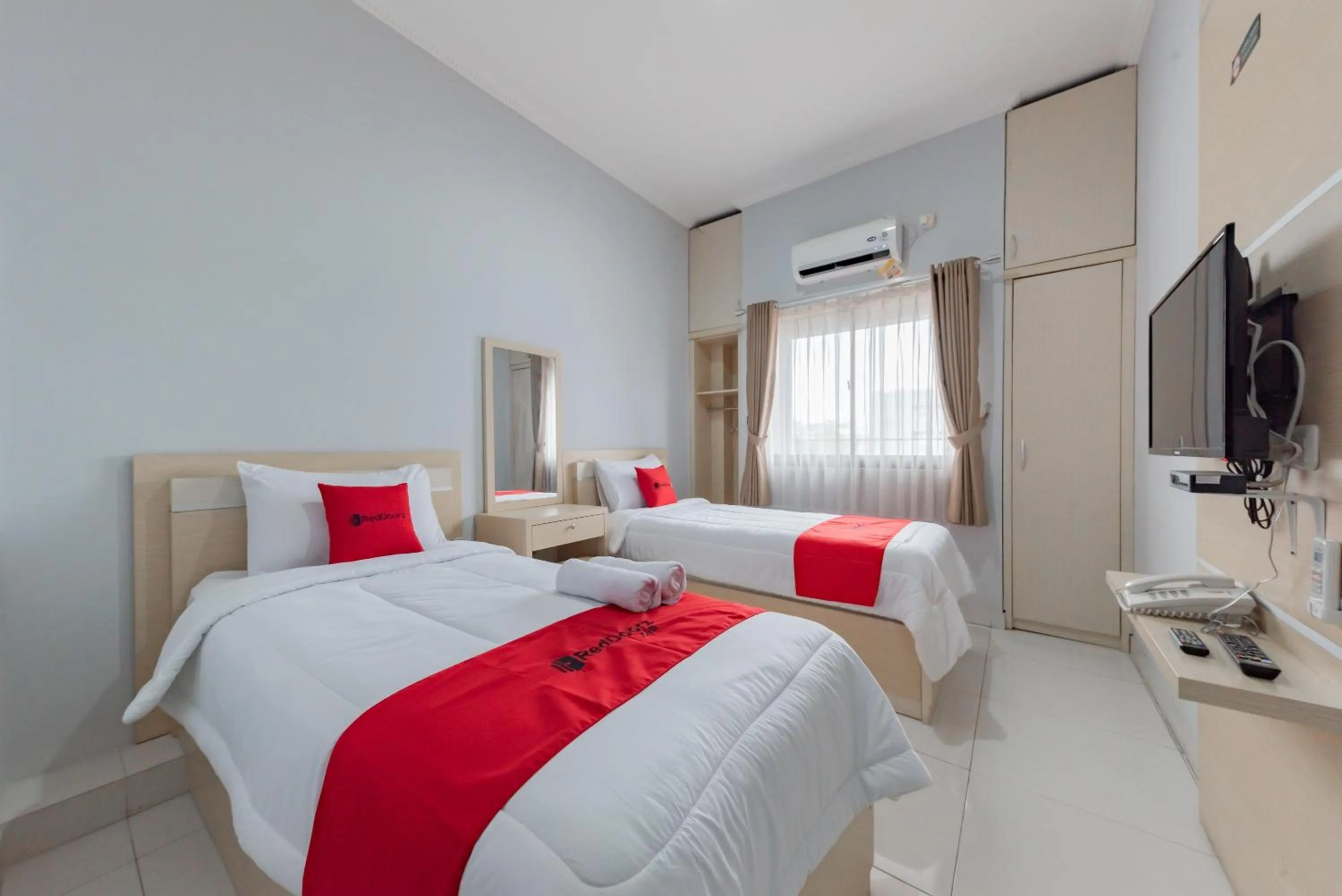 Bed in RedDoorz at Kandaga 80 near Stadium Arcamanik