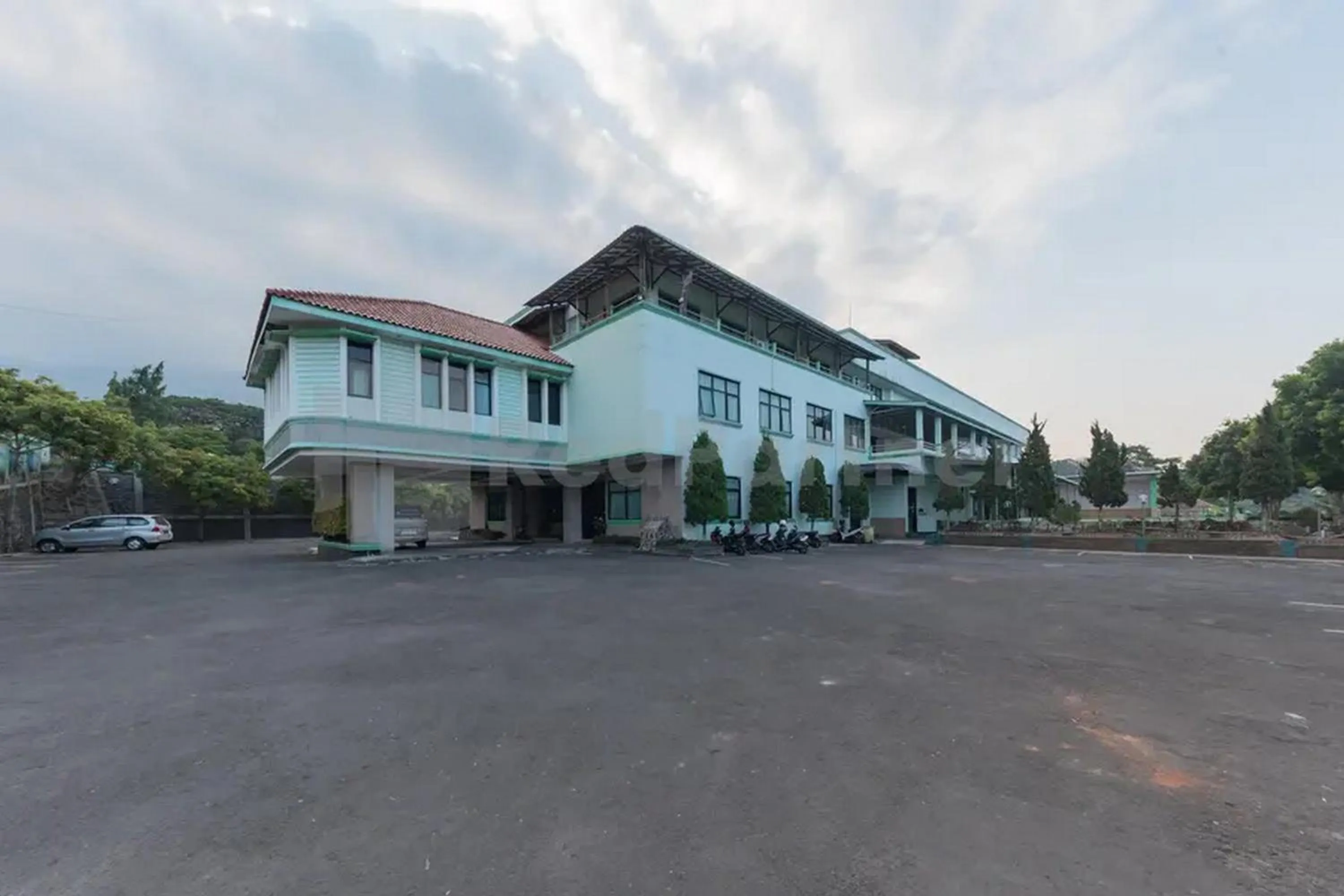 Property building in Hotel Ayong Linggarjati Kuningan Mitra RedDoorz