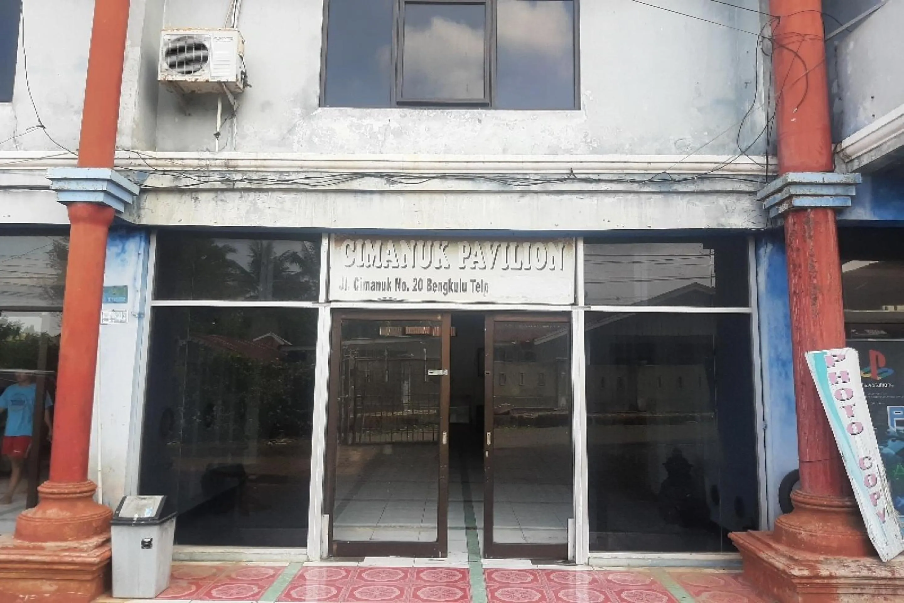 Facade/entrance in Hotel O Cimanuk Pavilion