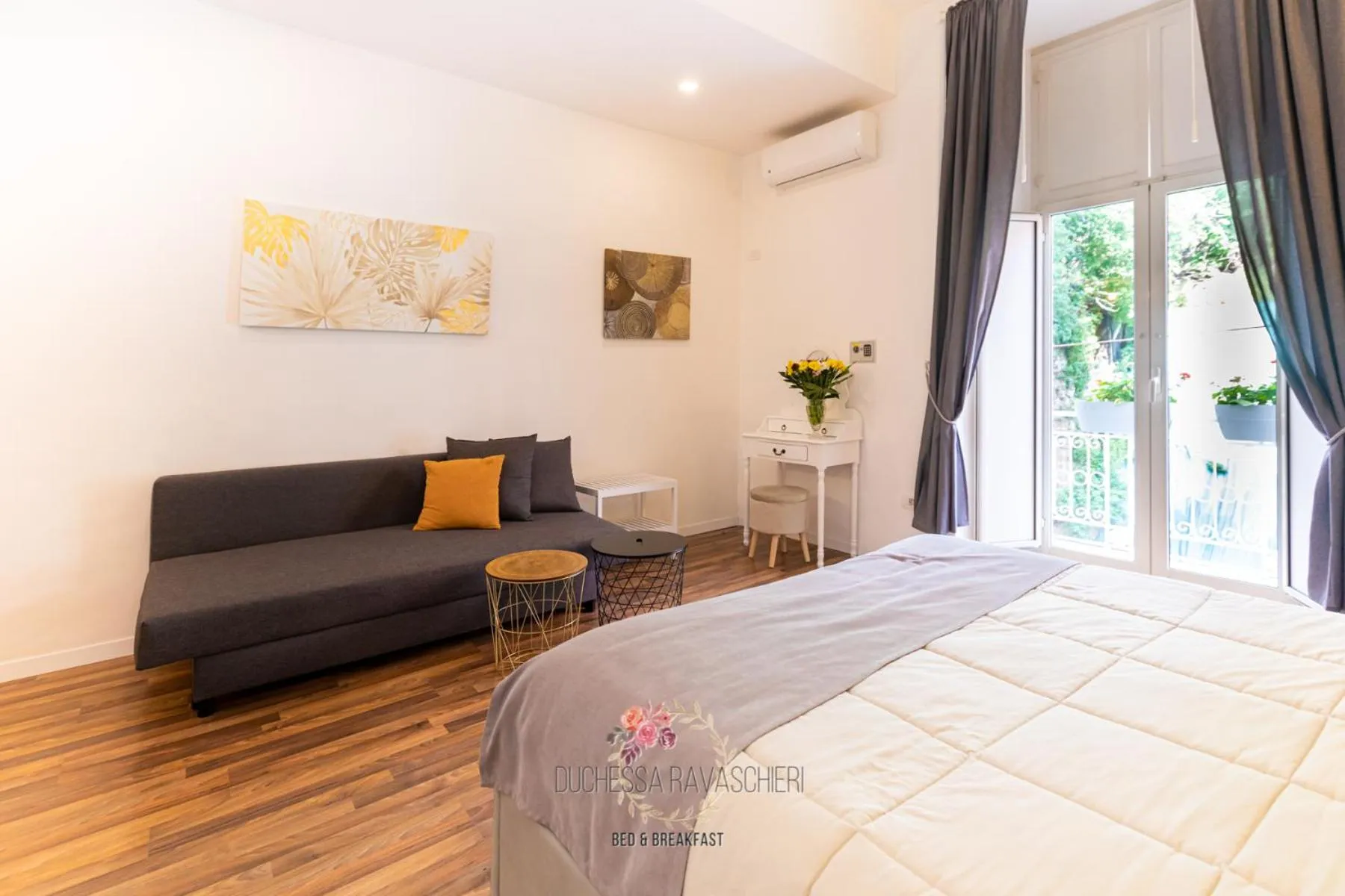 Seating area, Bed in Duchessa Ravaschieri bed and breakfast