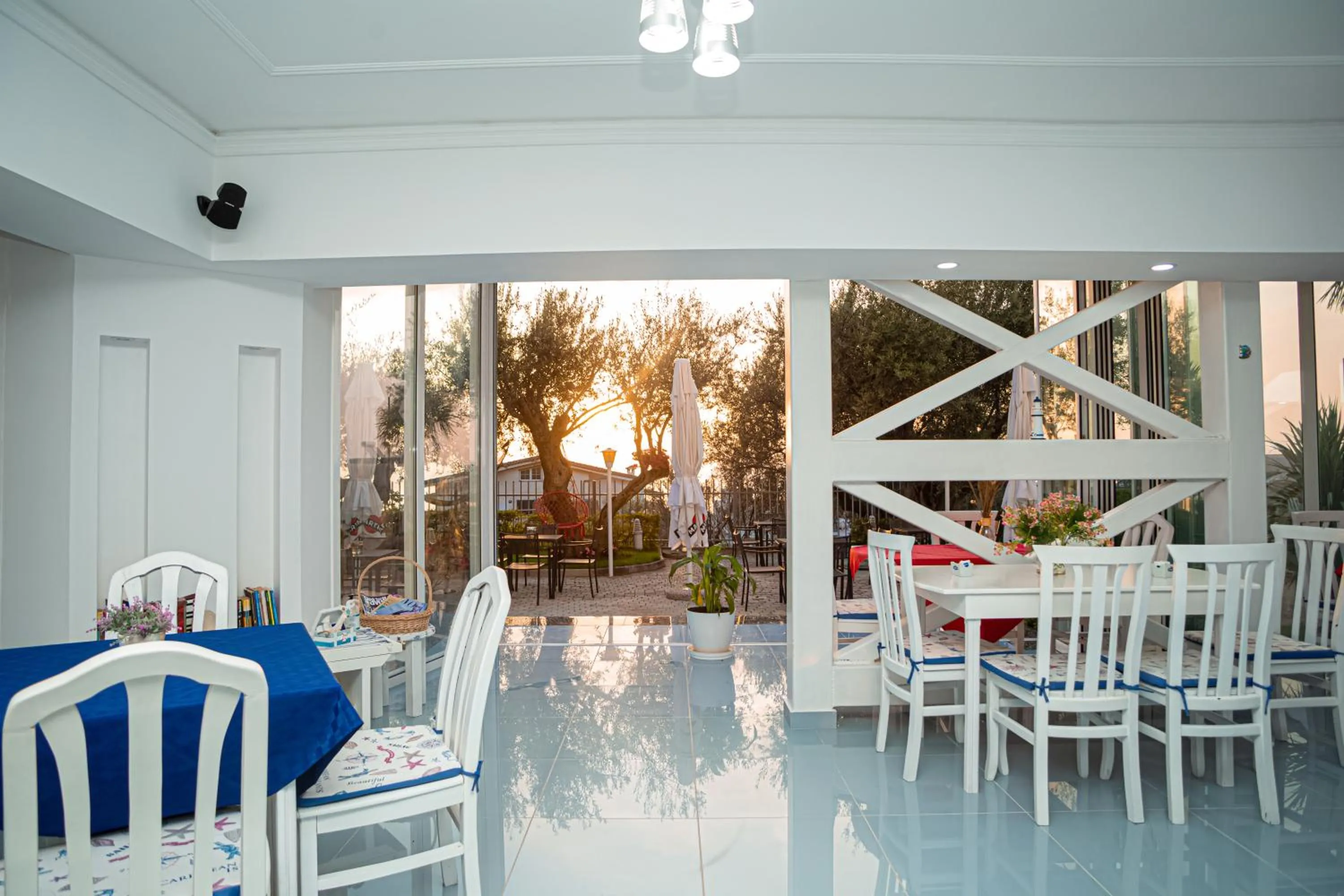 Restaurant/places to eat in Hotel SUNSET GL