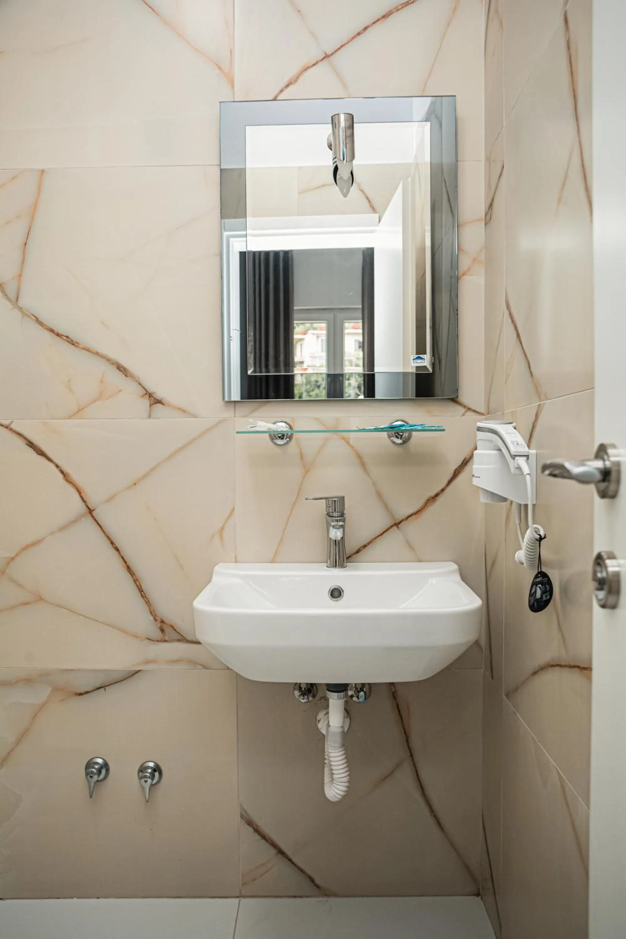 Double or Twin Room with Balcony in Hotel SUNSET GL