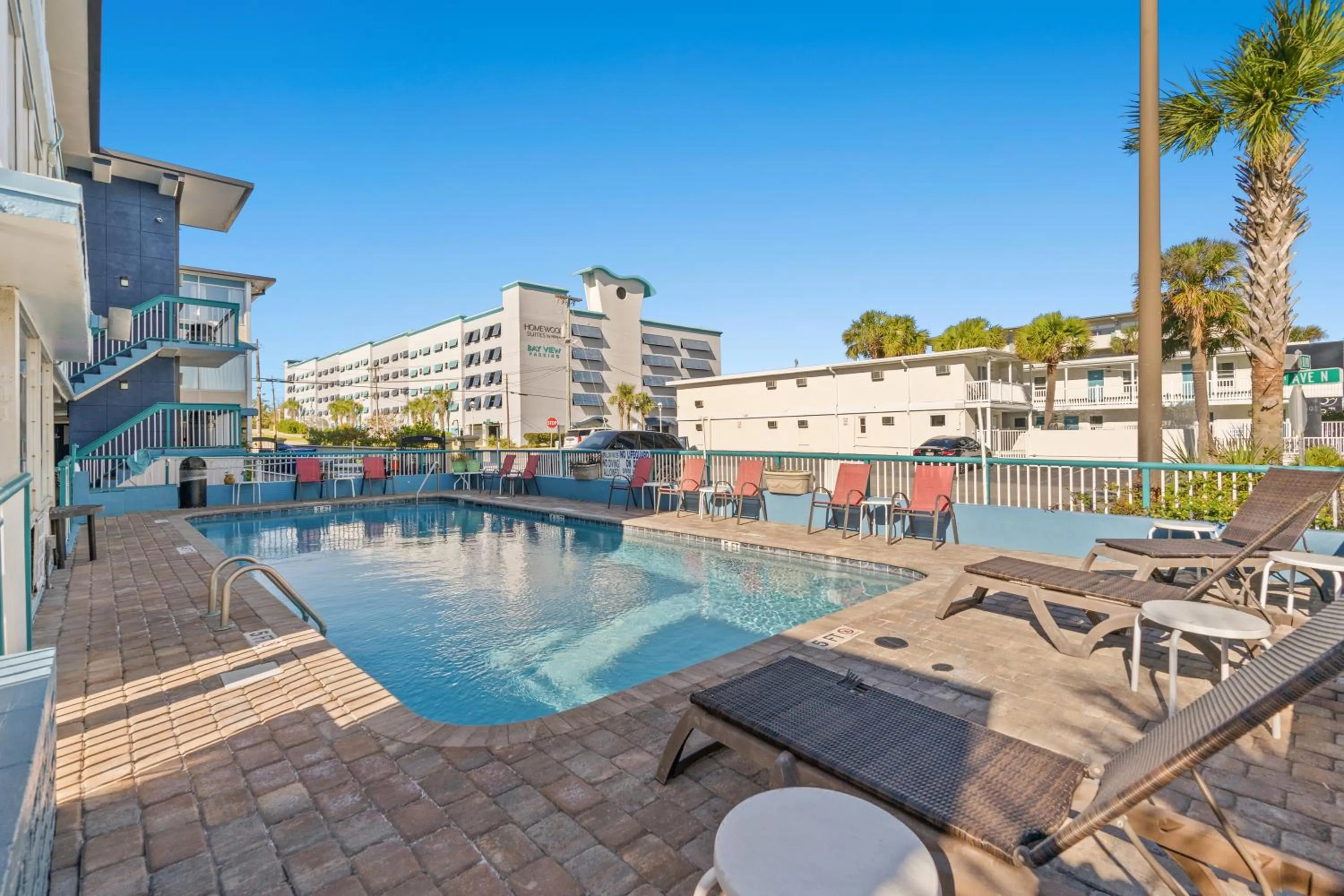Swimming pool in Ocean 5 Hotel