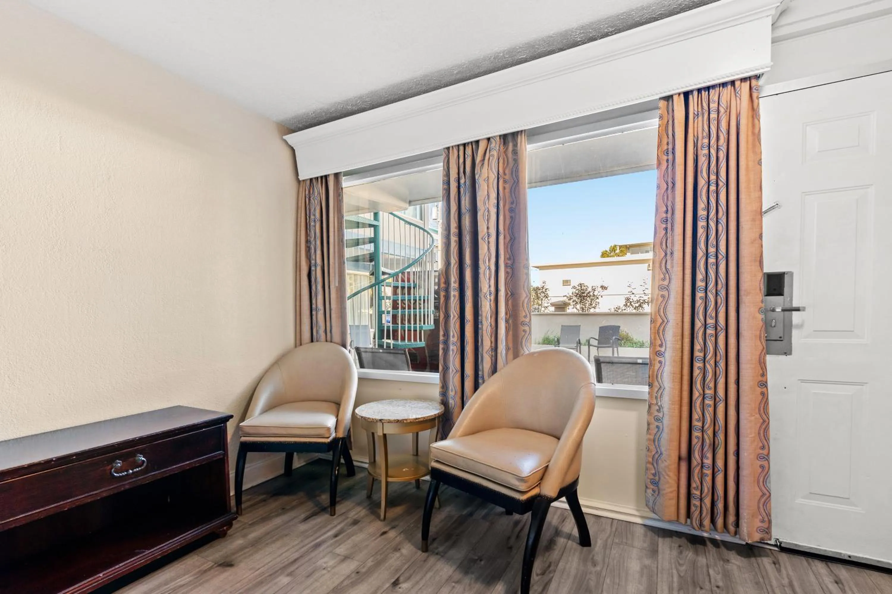 Seating area in Ocean 5 Hotel