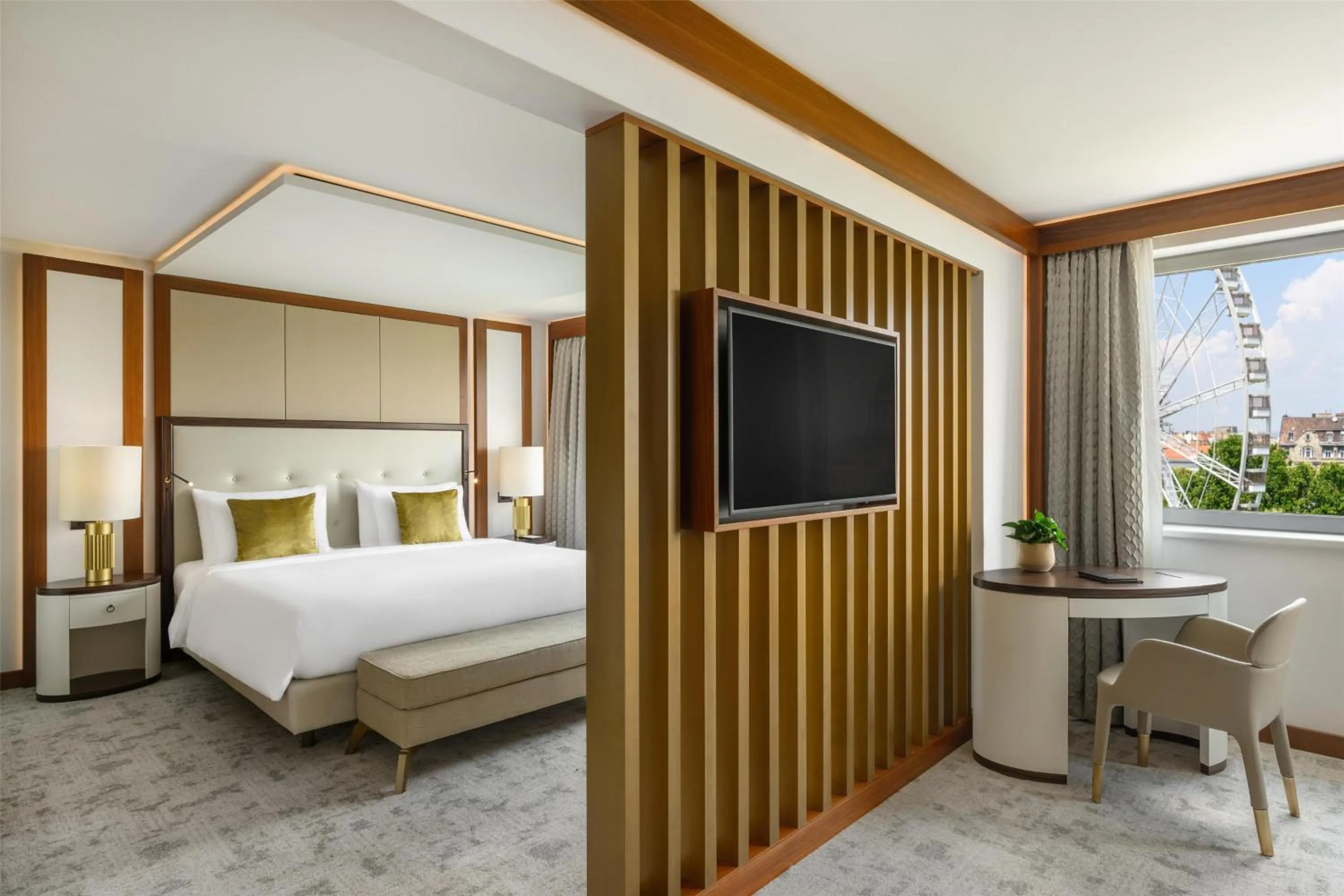 Photo of the whole room, Bed in Kempinski Hotel Corvinus Budapest