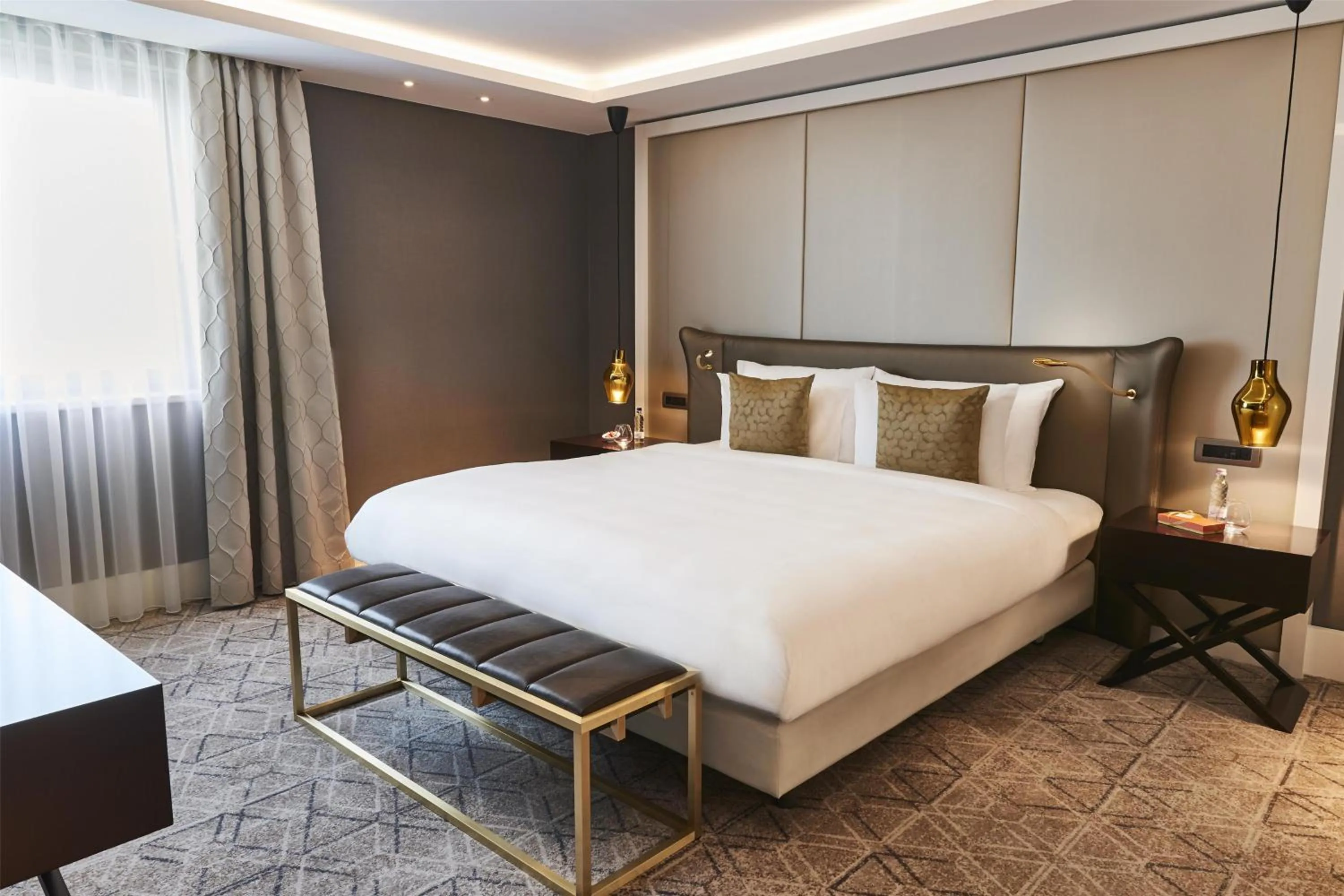 Photo of the whole room, Bed in Kempinski Hotel Corvinus Budapest