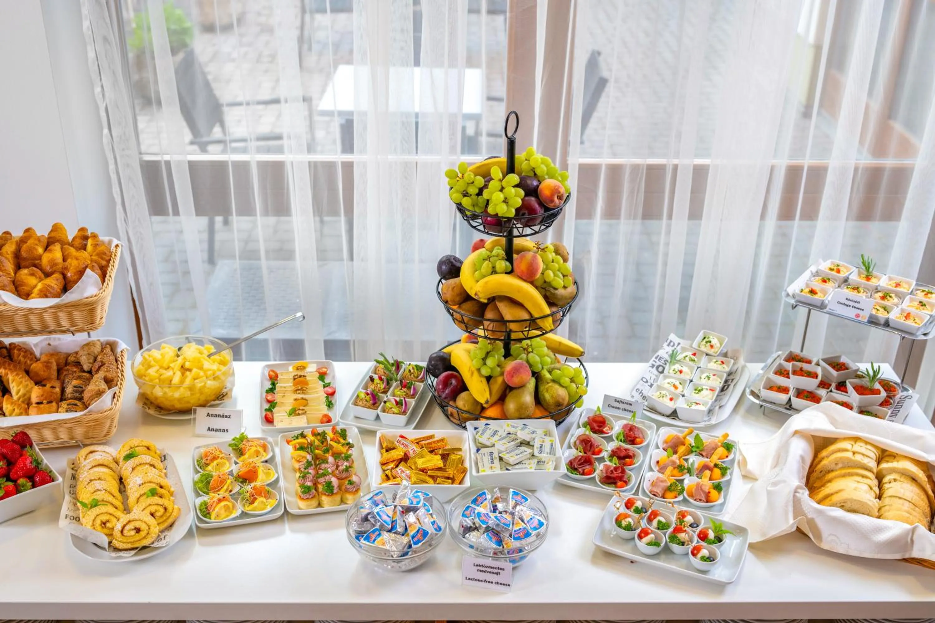 Breakfast in Corvin Hotel Budapest Corvin Wing