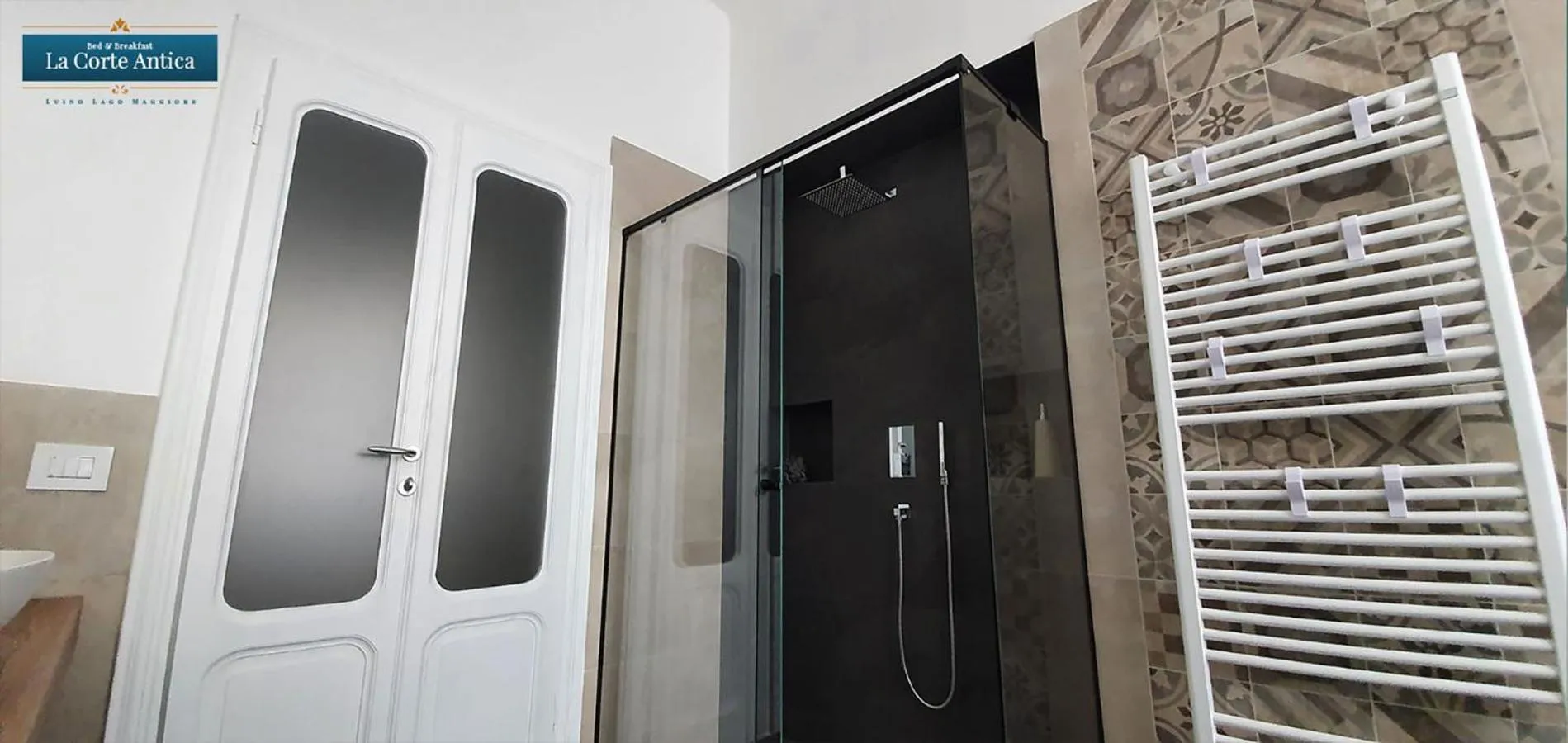 Shower in B&B La Corte Antica - Luino Lago Maggiore