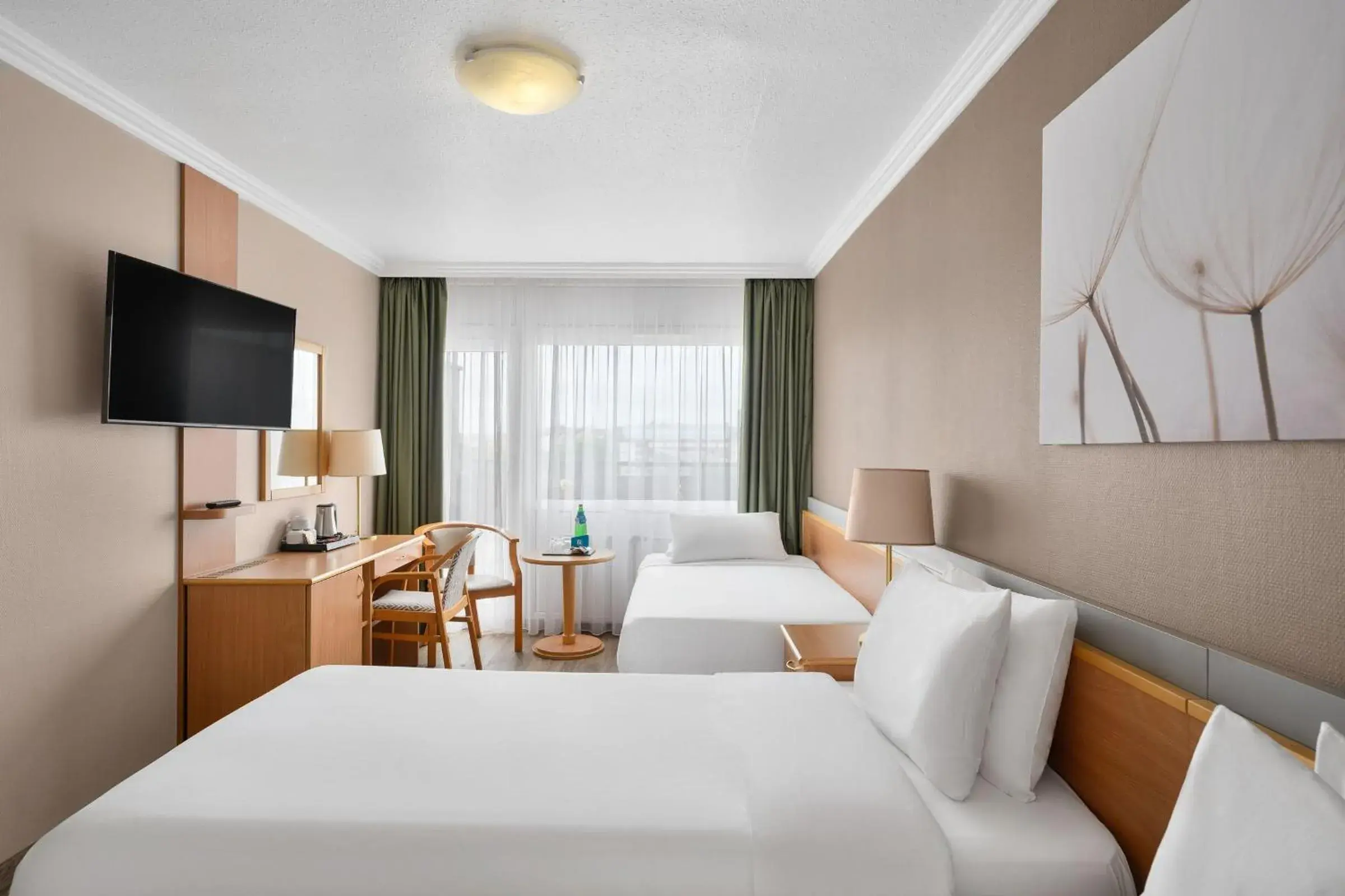 Superior Triple Room in Danubius Hotel Arena Superior Triple Room in Danubius Hotel Arena