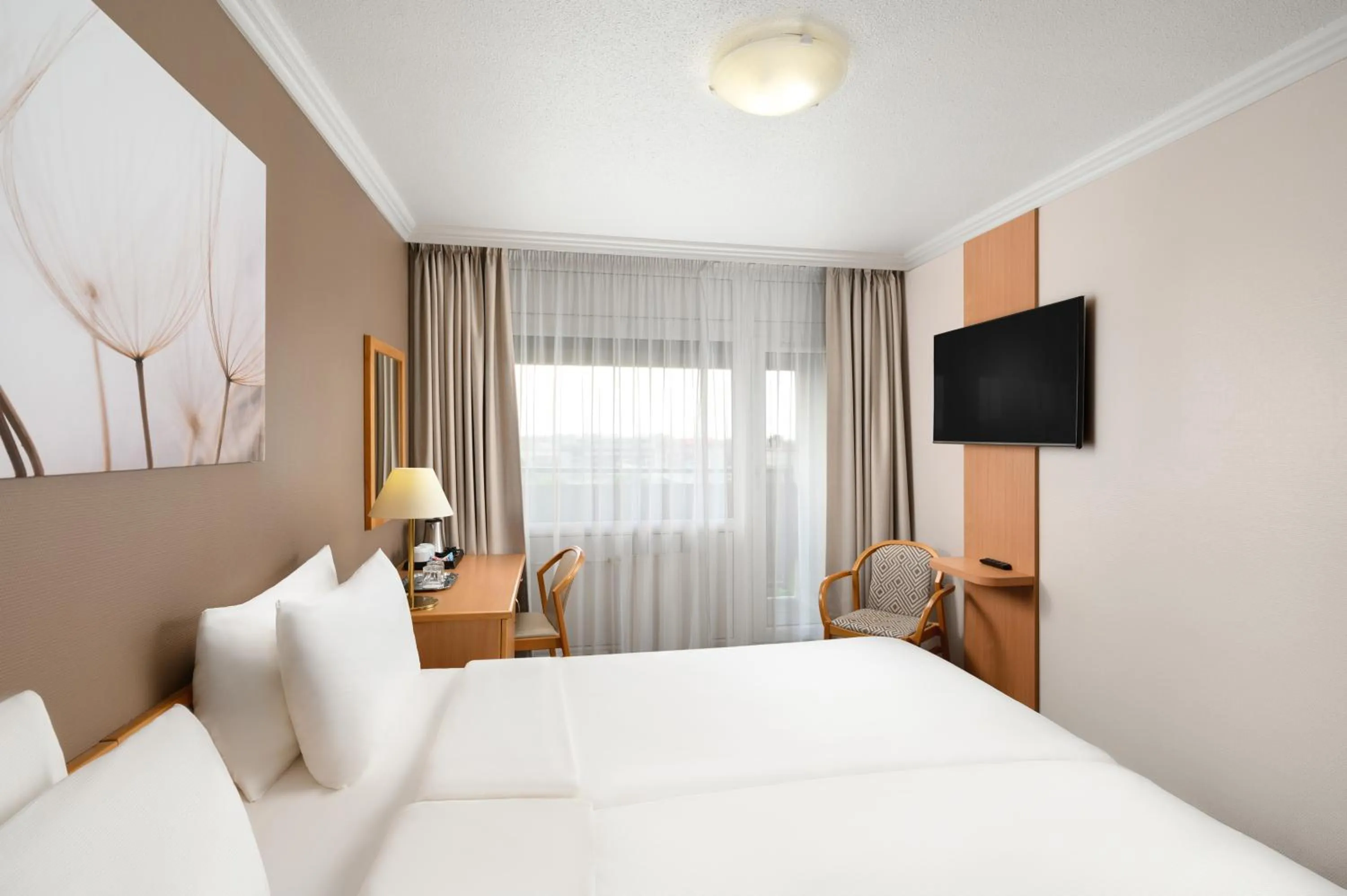 Balcony/Terrace, Bed in Danubius Hotel Arena