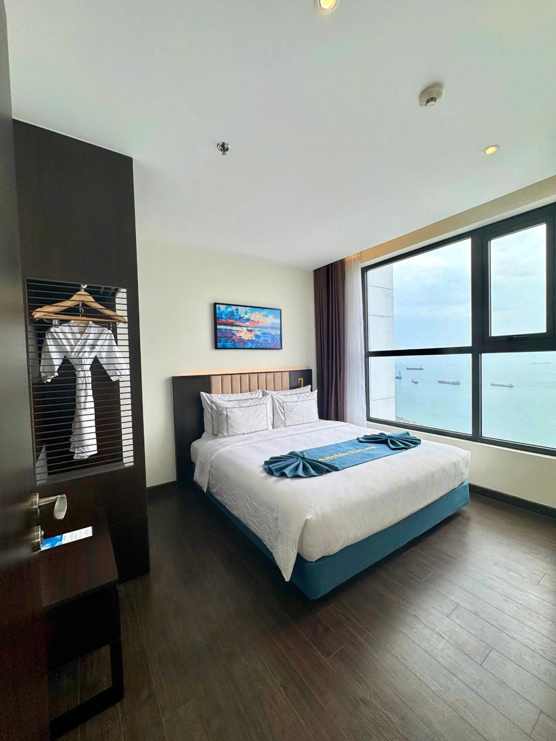 Bedroom in Best Western Premier Sapphire Ha Long