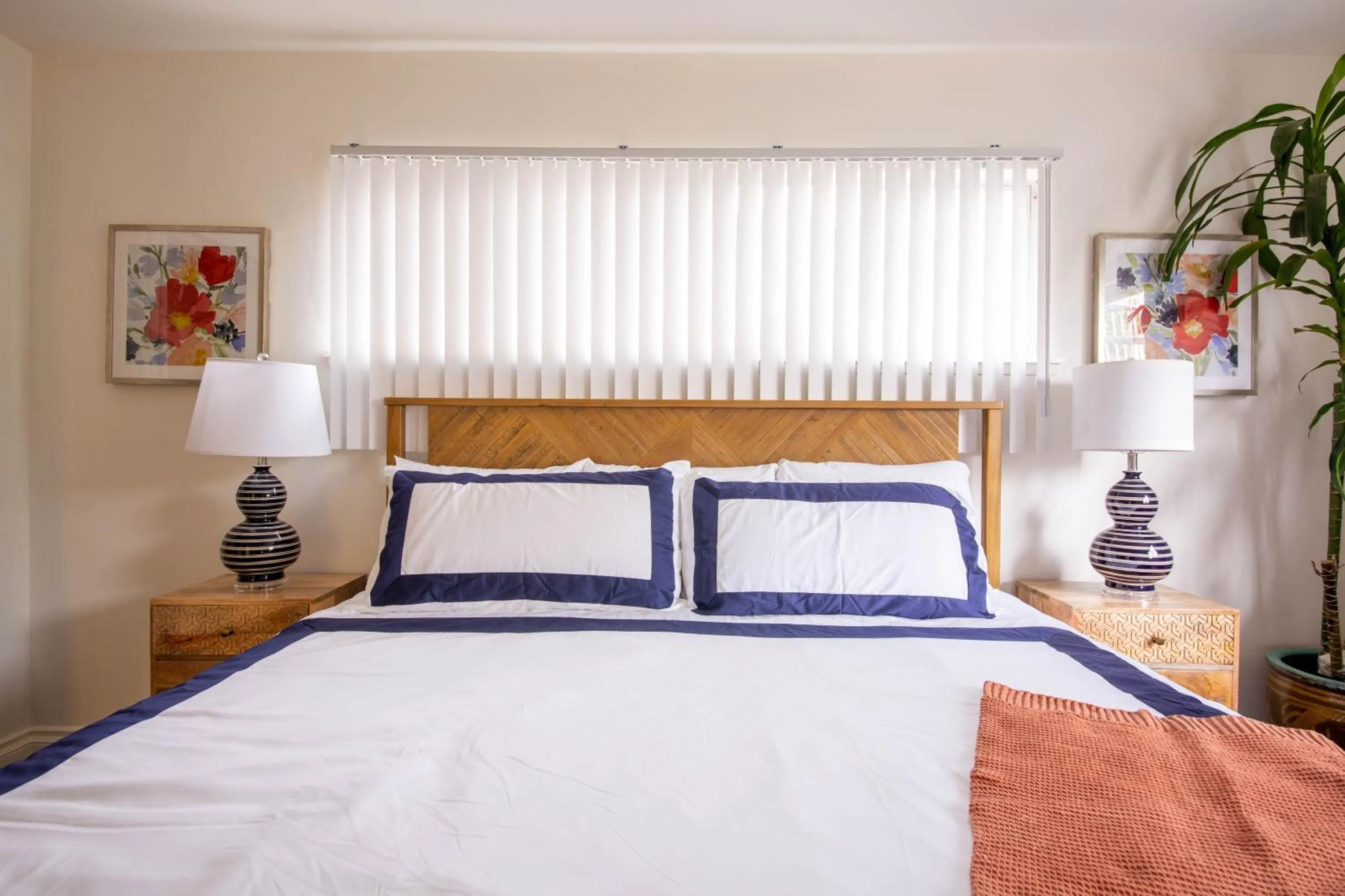 Bedroom, Bed in Overlooking Marina del Rey sailboats, is Green Ginger Playa Del Rey on the bluff,
