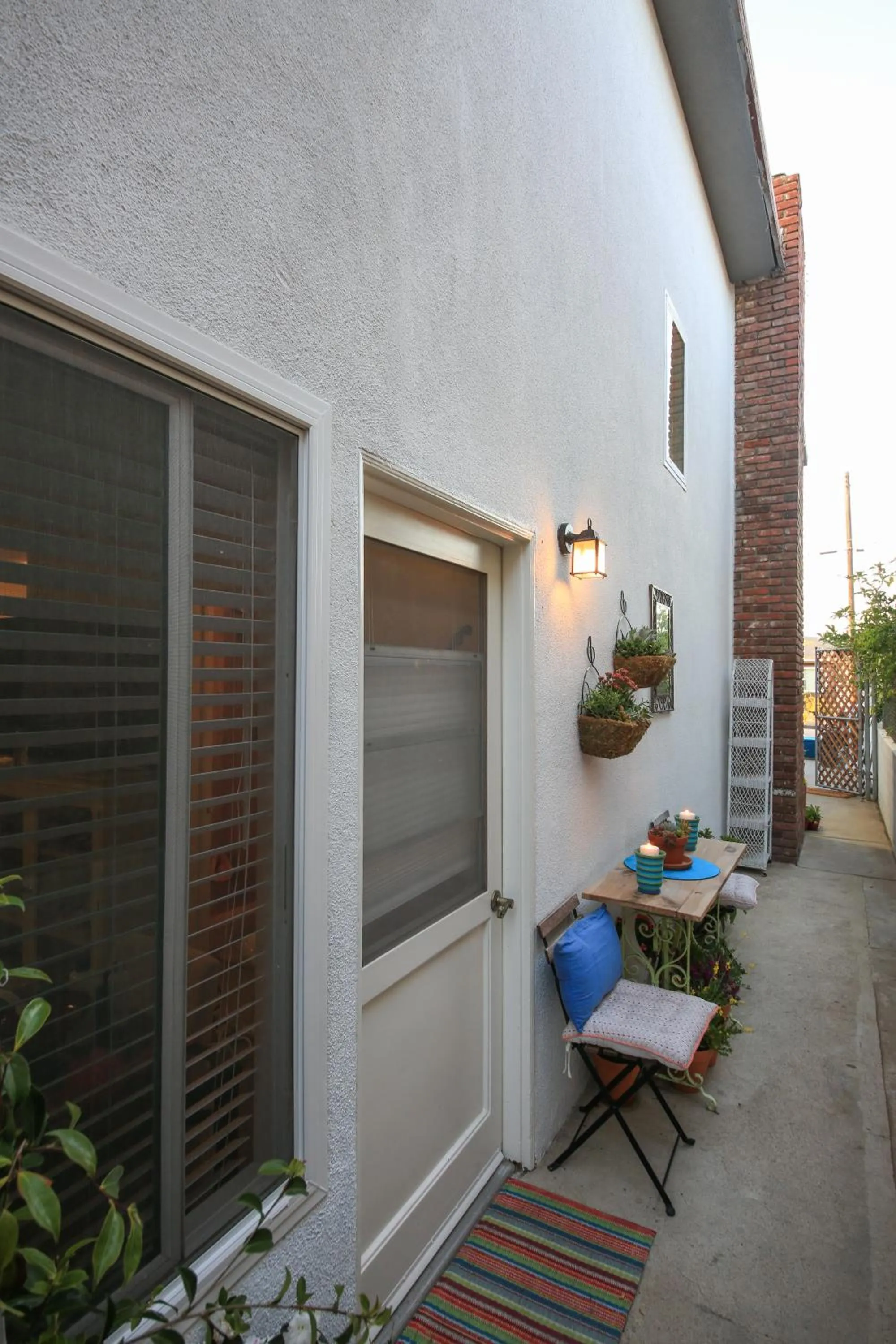 Facade/entrance in Overlooking Marina del Rey sailboats, is Green Ginger Playa Del Rey on the bluff,