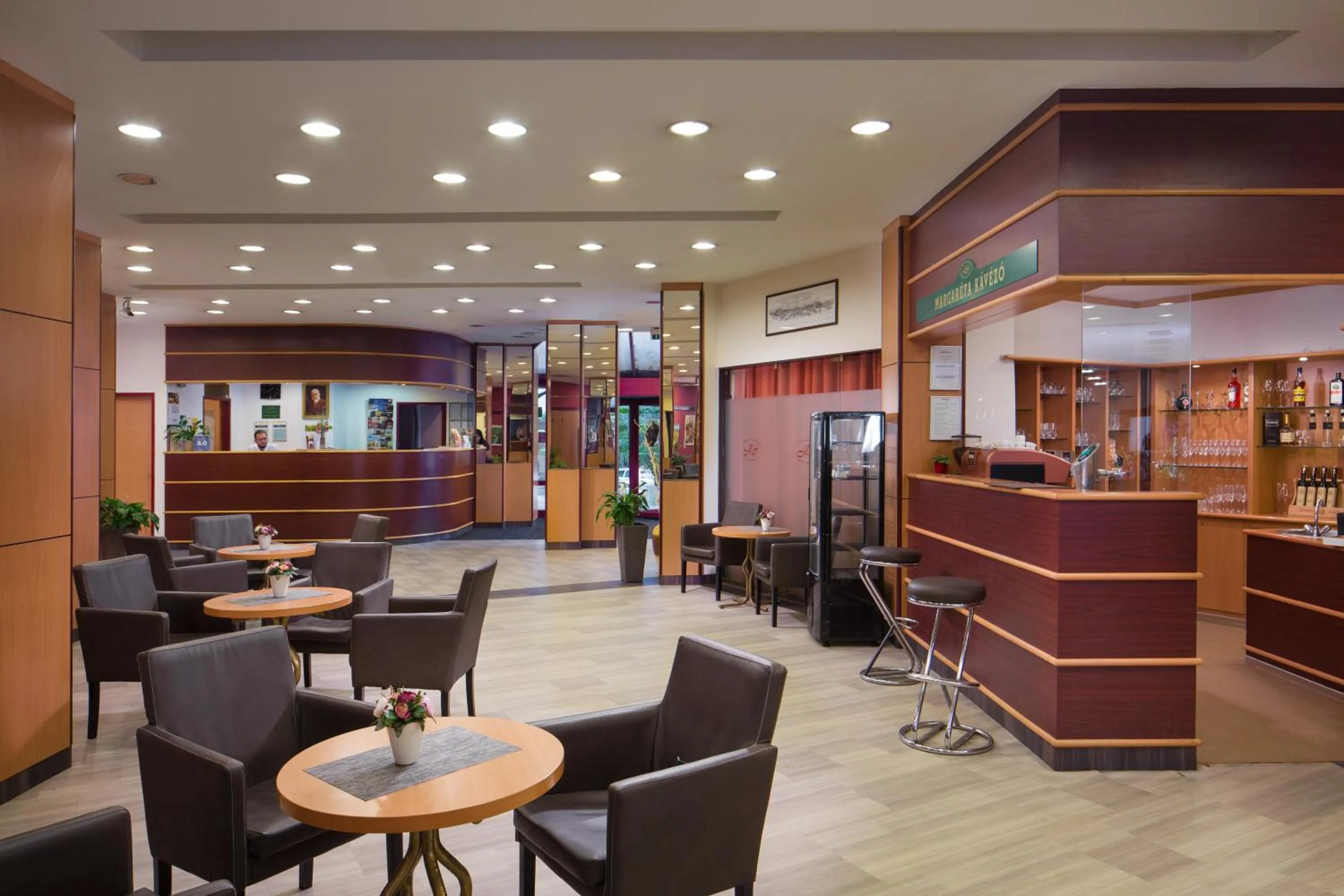 Lounge or bar in Benczur Hotel