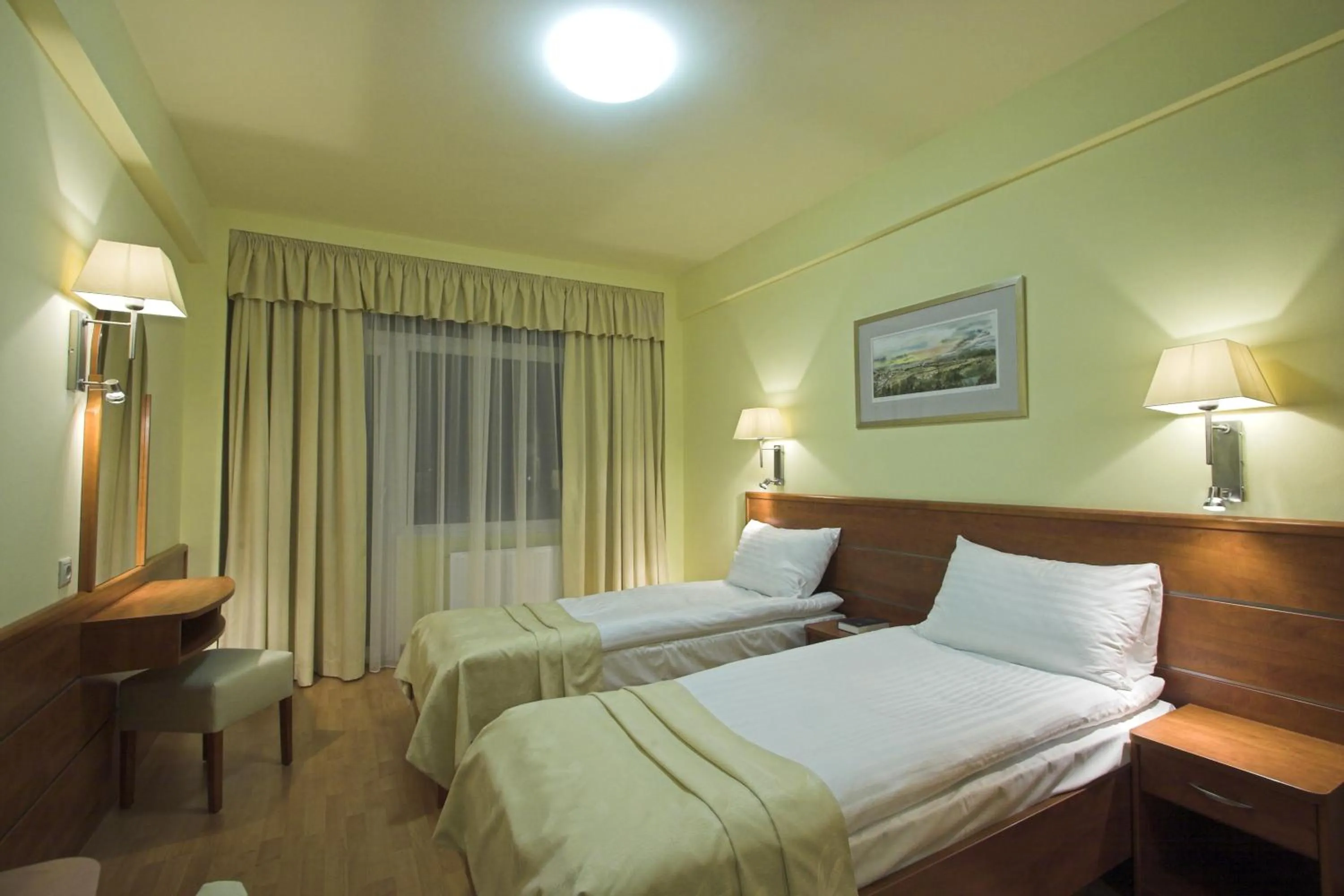 Bed in Benczur Hotel