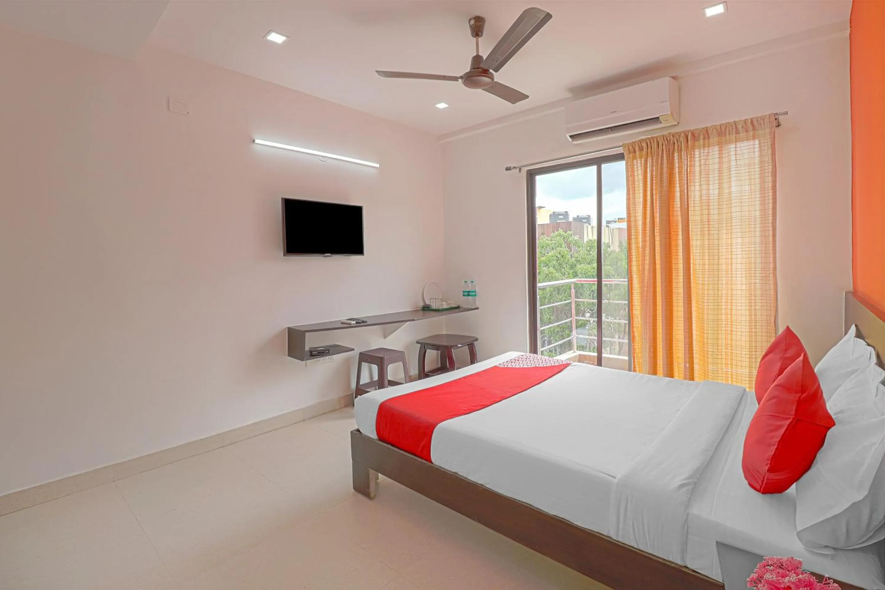 Lobby or reception in Hotel O Blooms residency