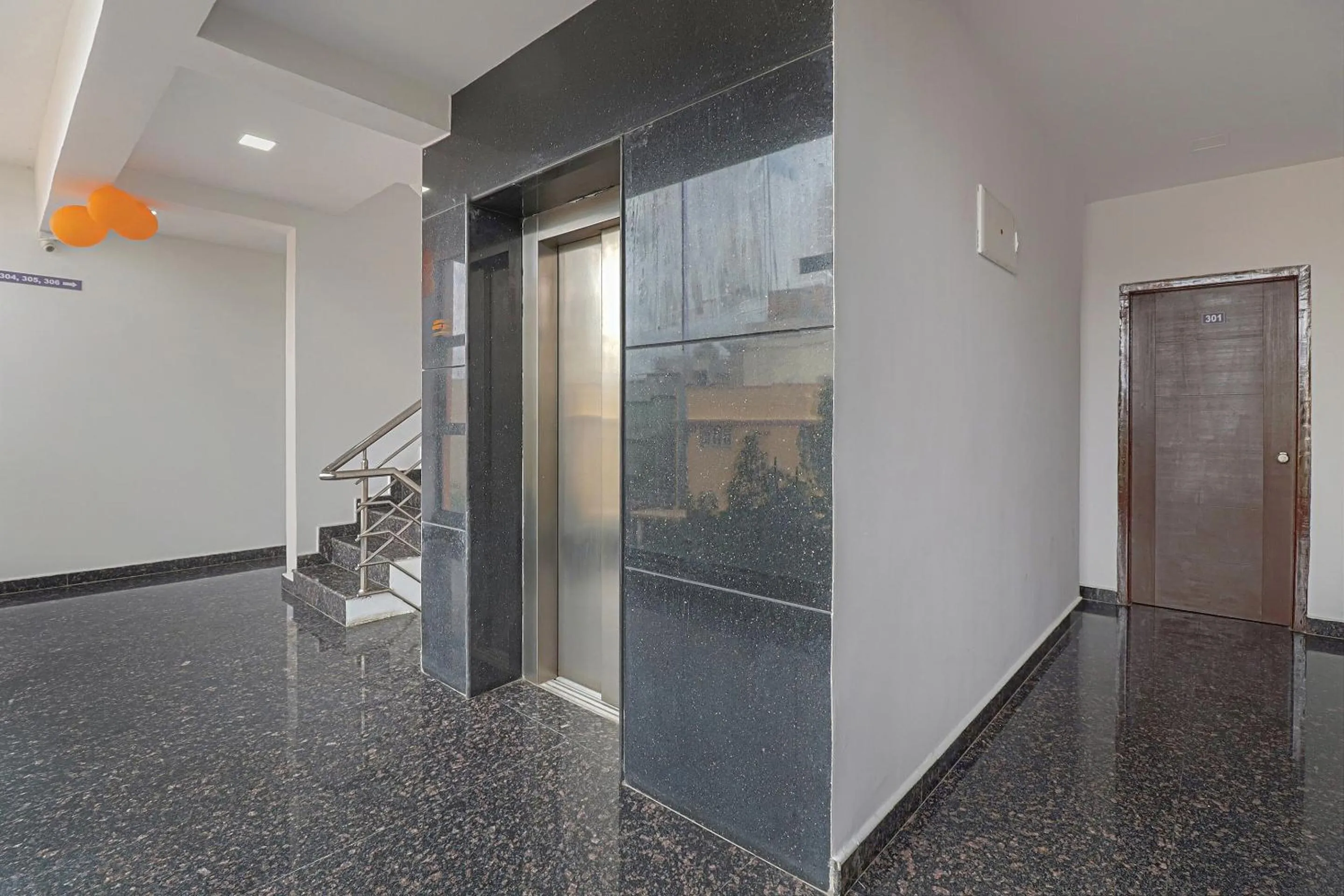 Lobby or reception in Hotel O Blooms residency