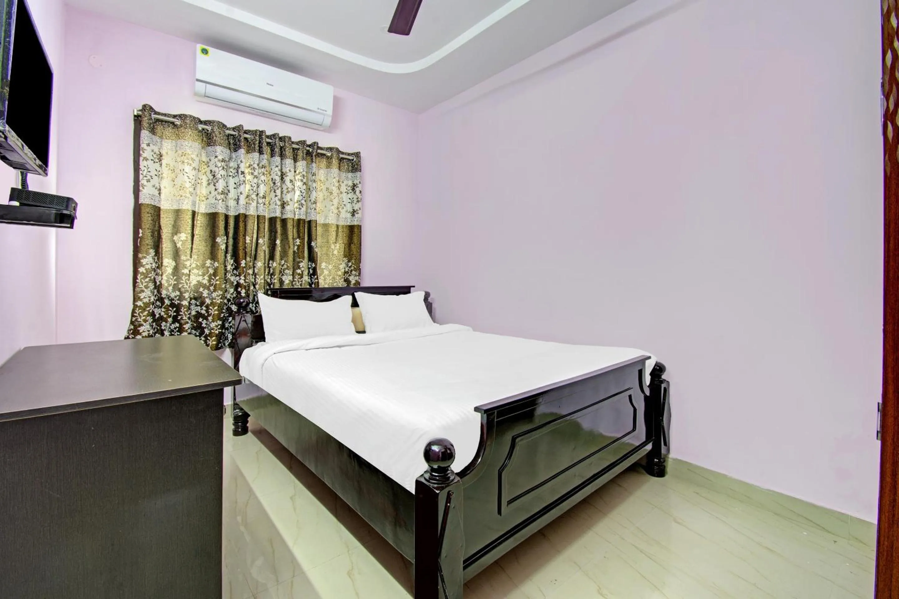 Bedroom, Bed in Hotel O Sea Coastal