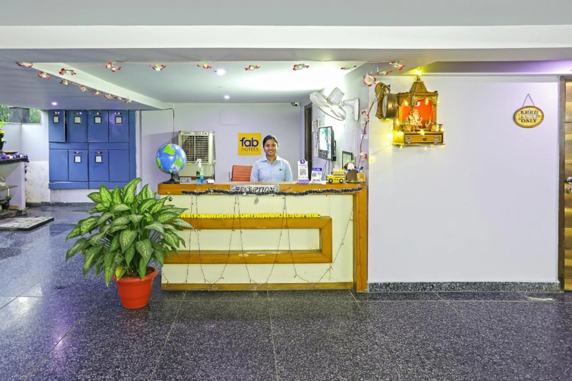 Lobby or reception in FabHotel White House BNB - Nr Yashobhoomi Convention Centre