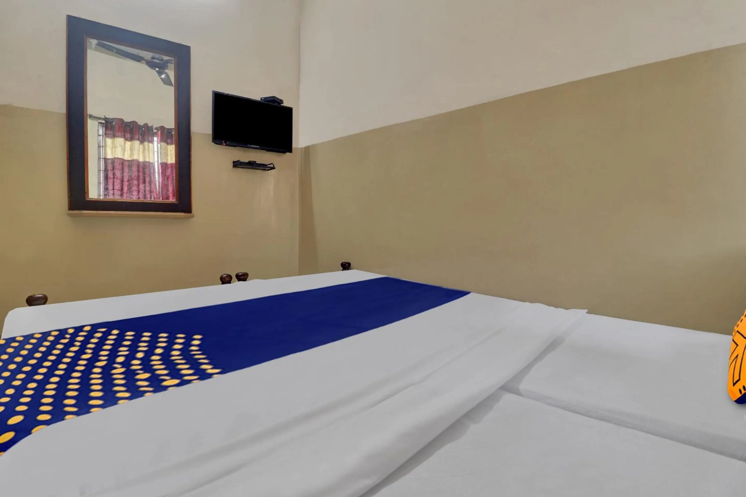 Bedroom, Bed in SPOT ON Gokul Residency Near Secunderabad Railway Station