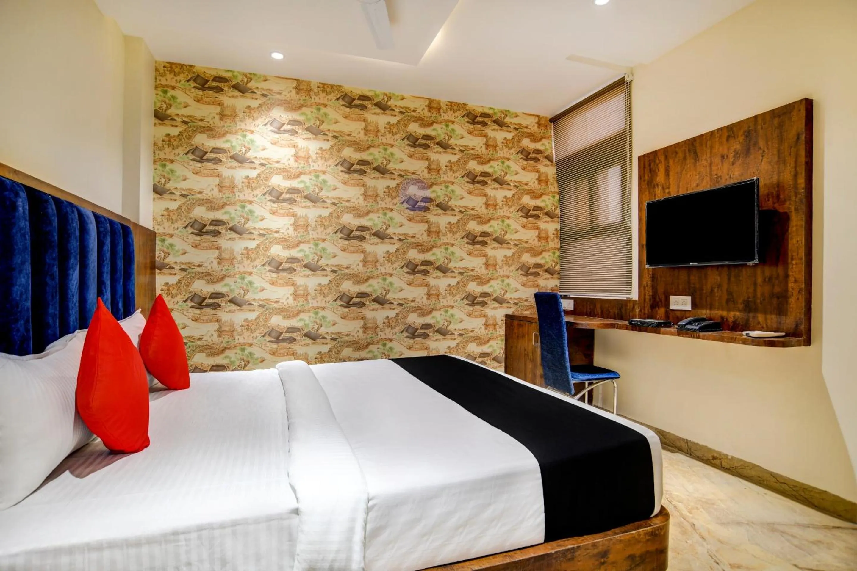 Bedroom, Bed in Capital O Abri Krishna