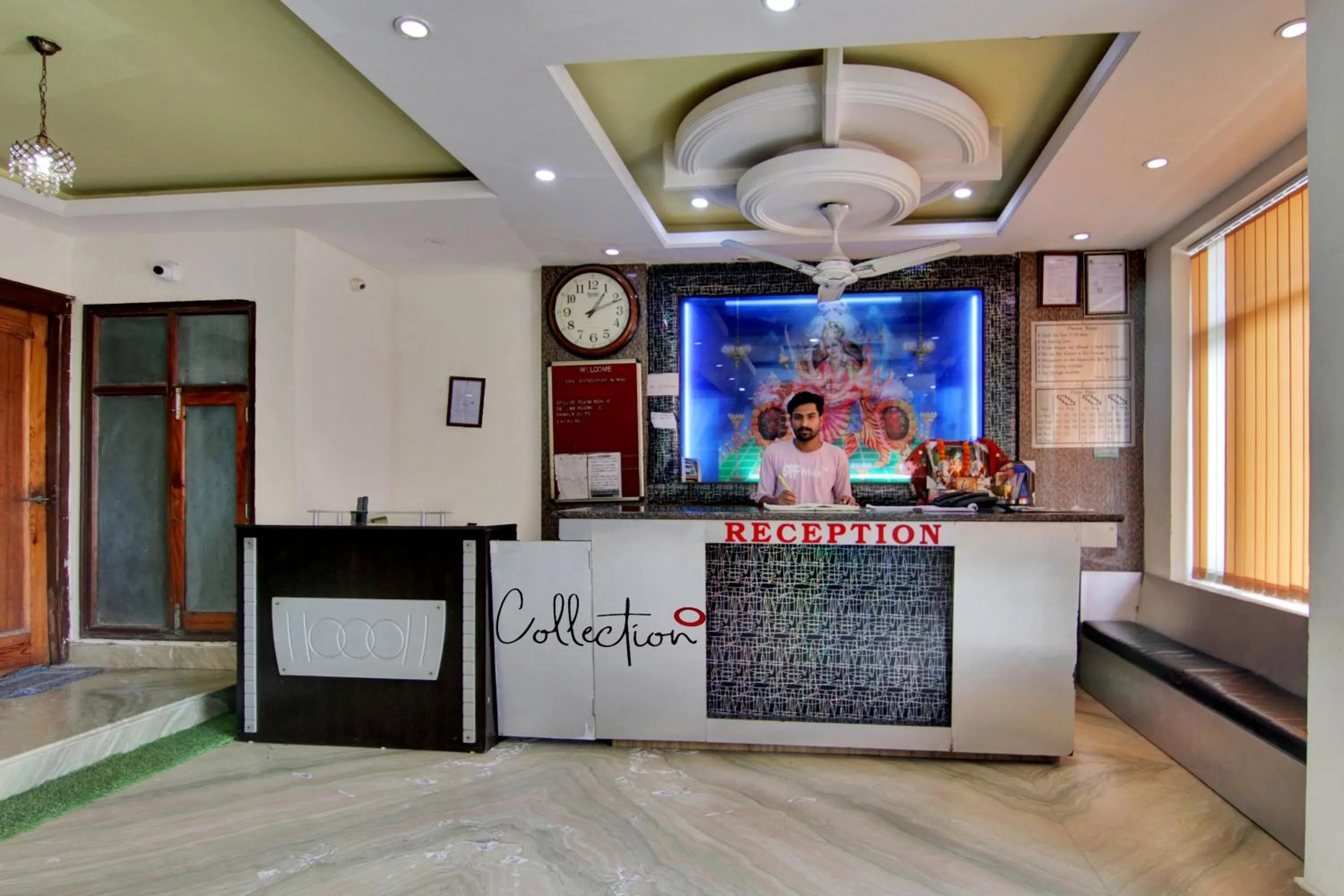 Lobby or reception in Collection O The Shree Dhar Niwas